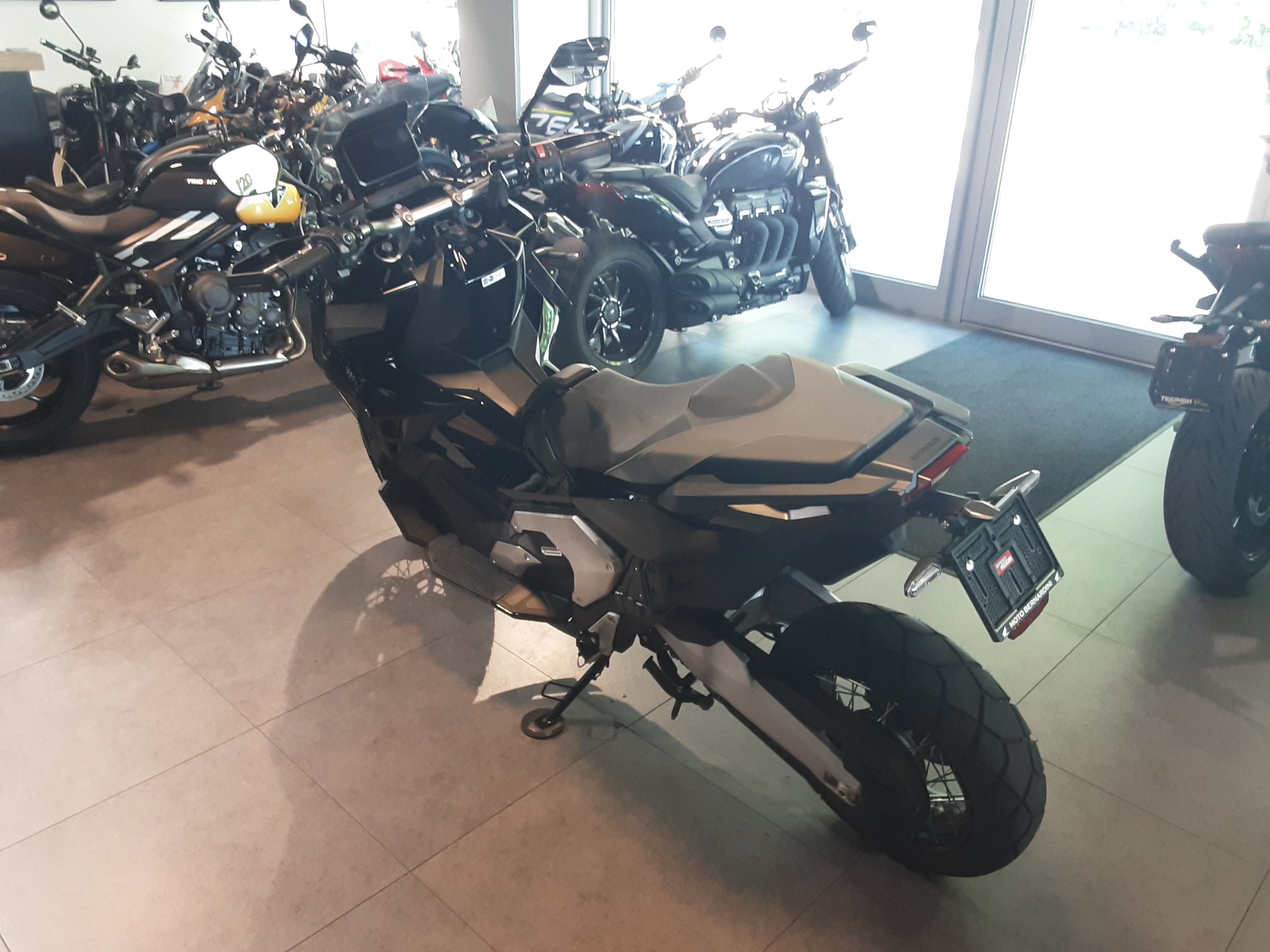 HONDA X-ADV 750-image-5
