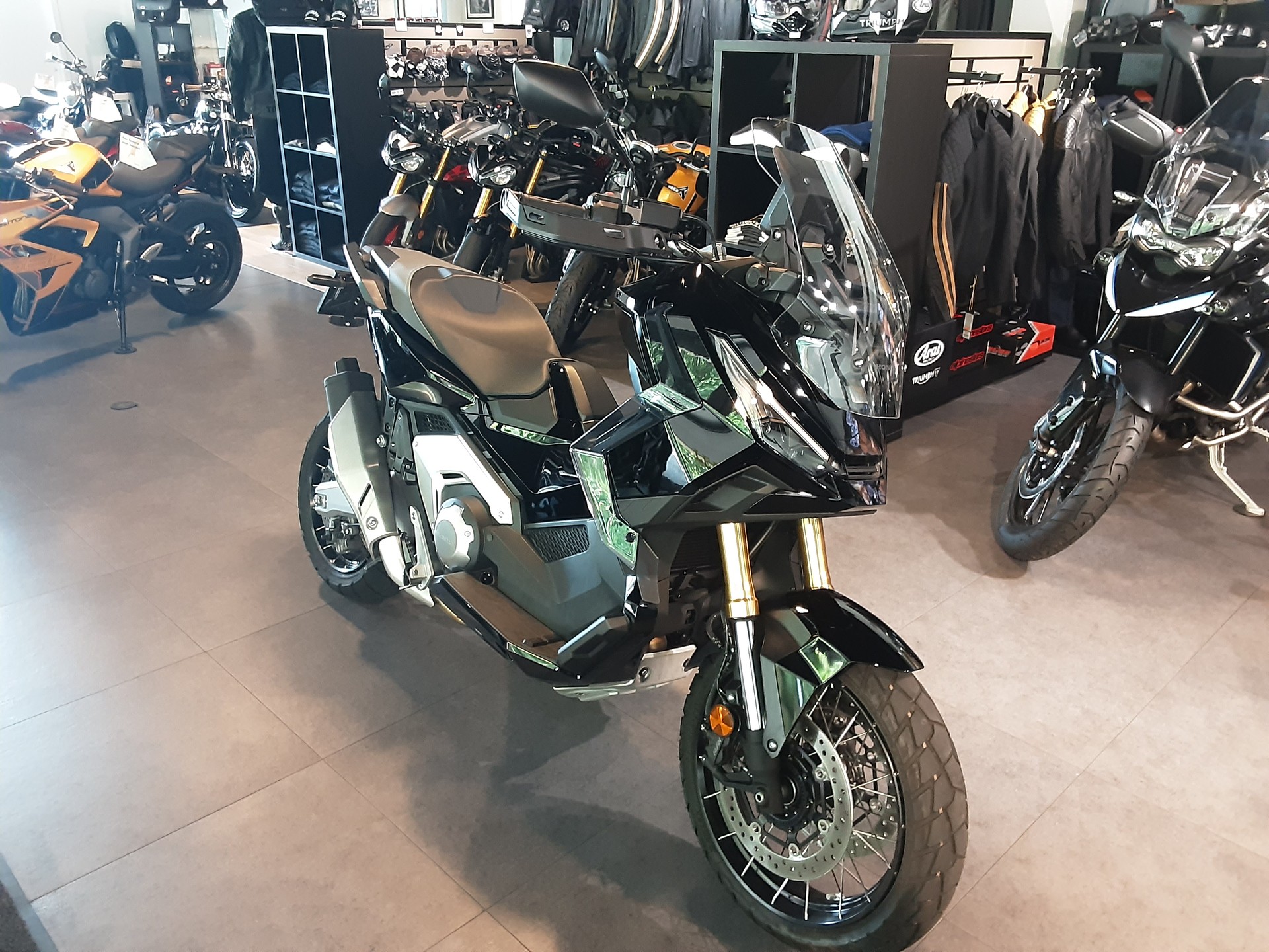 HONDA X-ADV 750-image-3