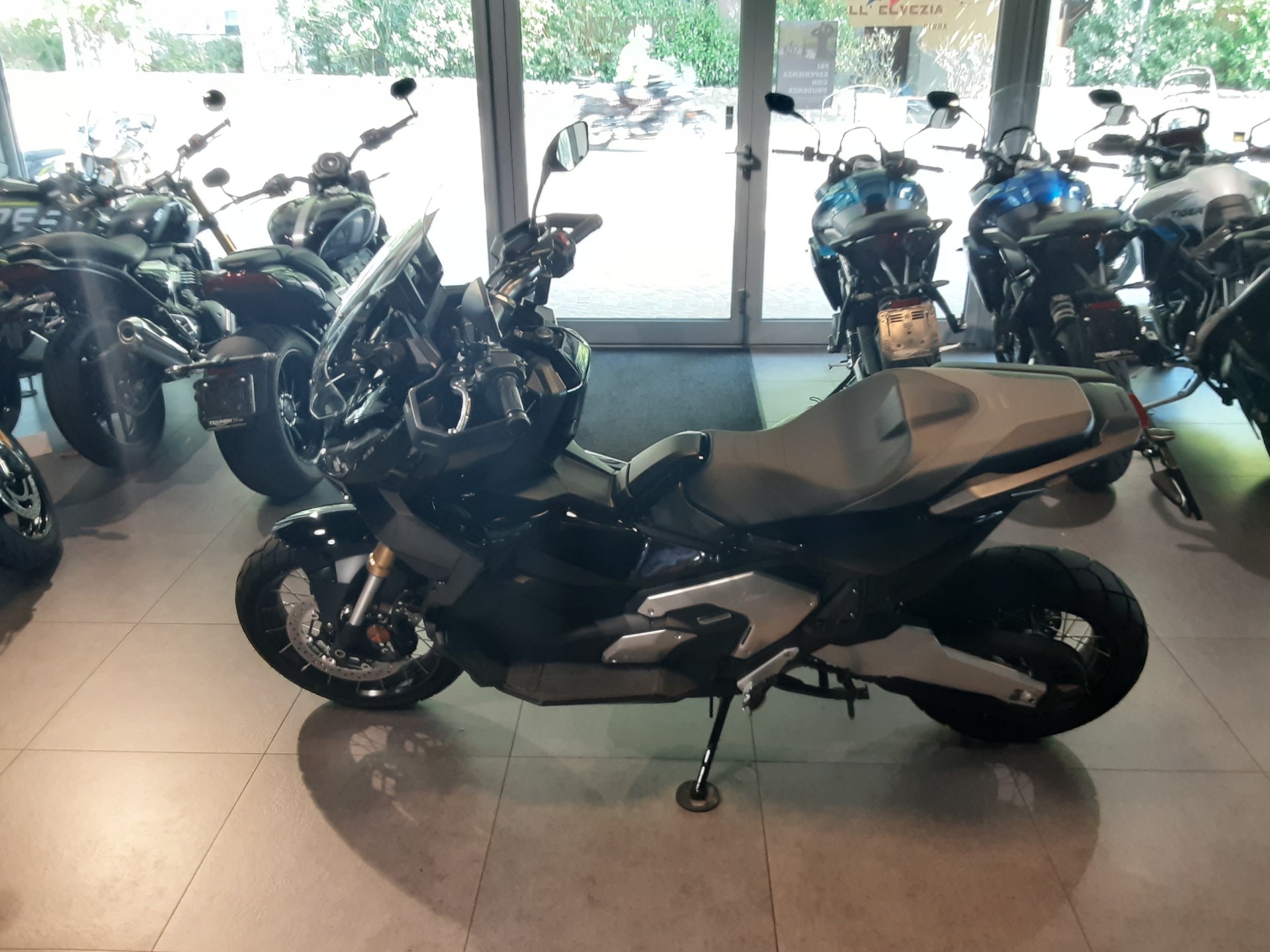 HONDA X-ADV 750-image-1