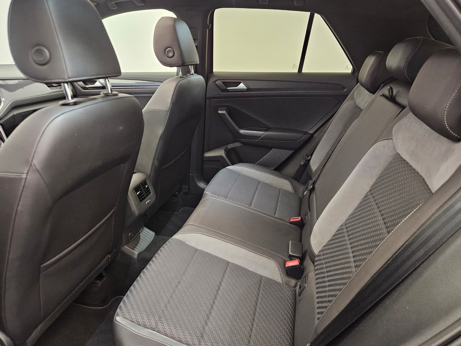 VW T-Roc 2.0 TSI Sport DSG 4Motion-image-12
