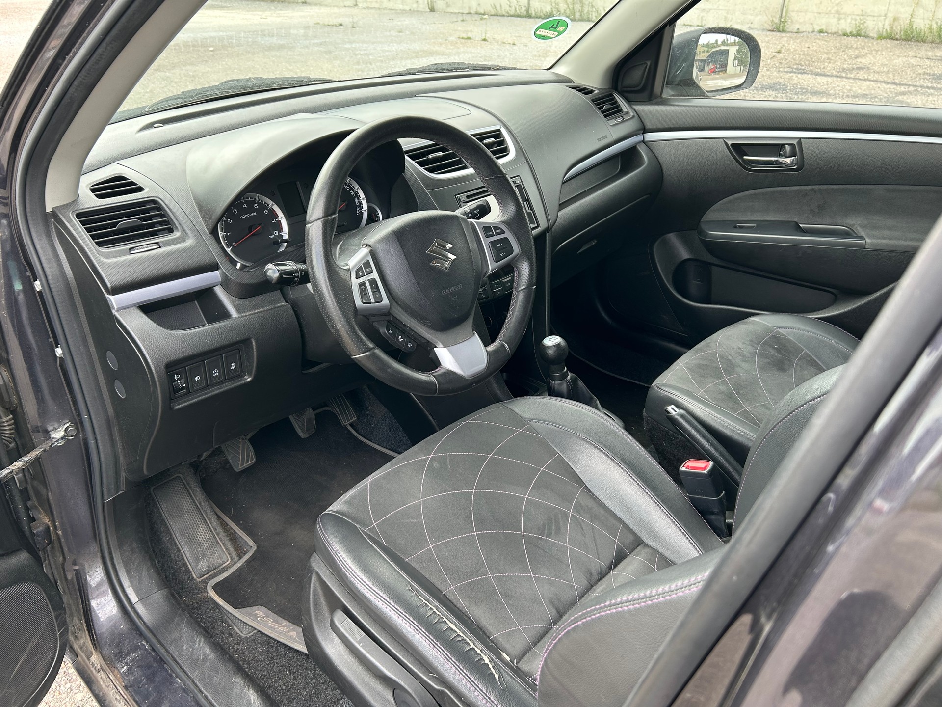 SUZUKI Swift 1.2i 16V Sergio Cellano 4x4-image-7
