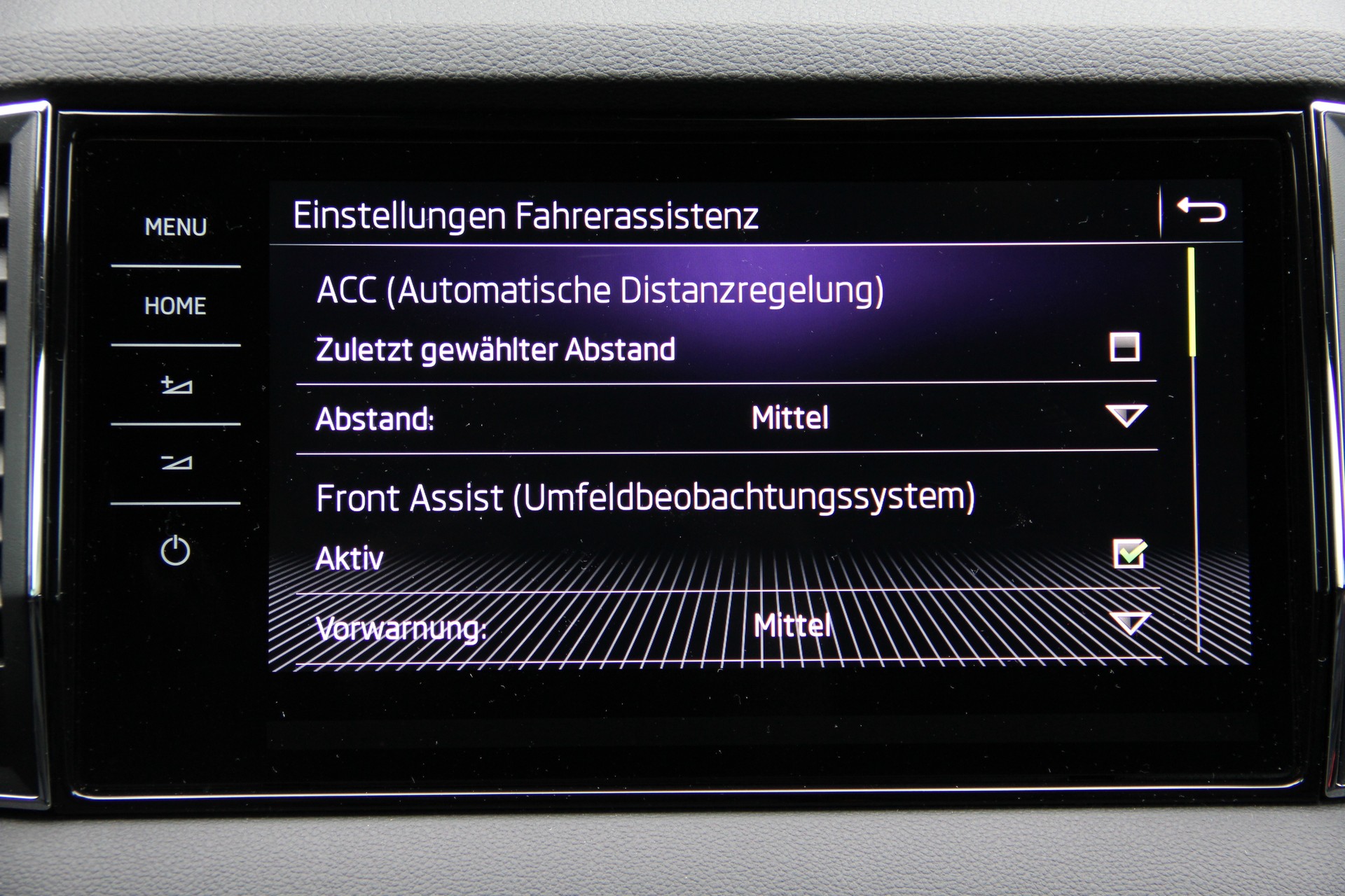 SKODA Karoq 2.0 TDI SCR SportLine 4x4 DSG ***ANHÄNGERKUPPLUNG-2100Kg*** 190-PS-image-11