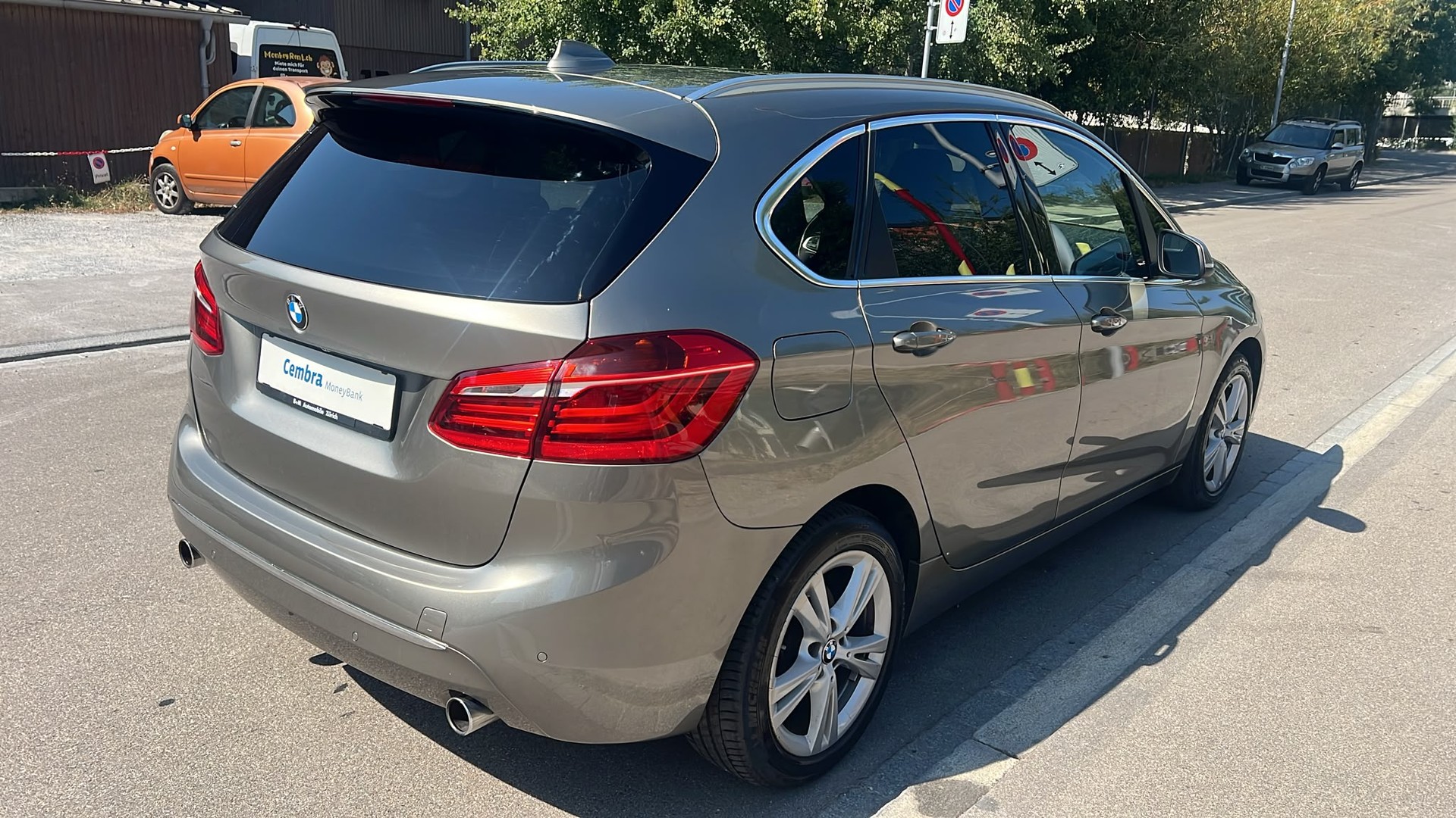 BMW 220d xDrive Active Tourer Luxury Line Steptronic-image-5