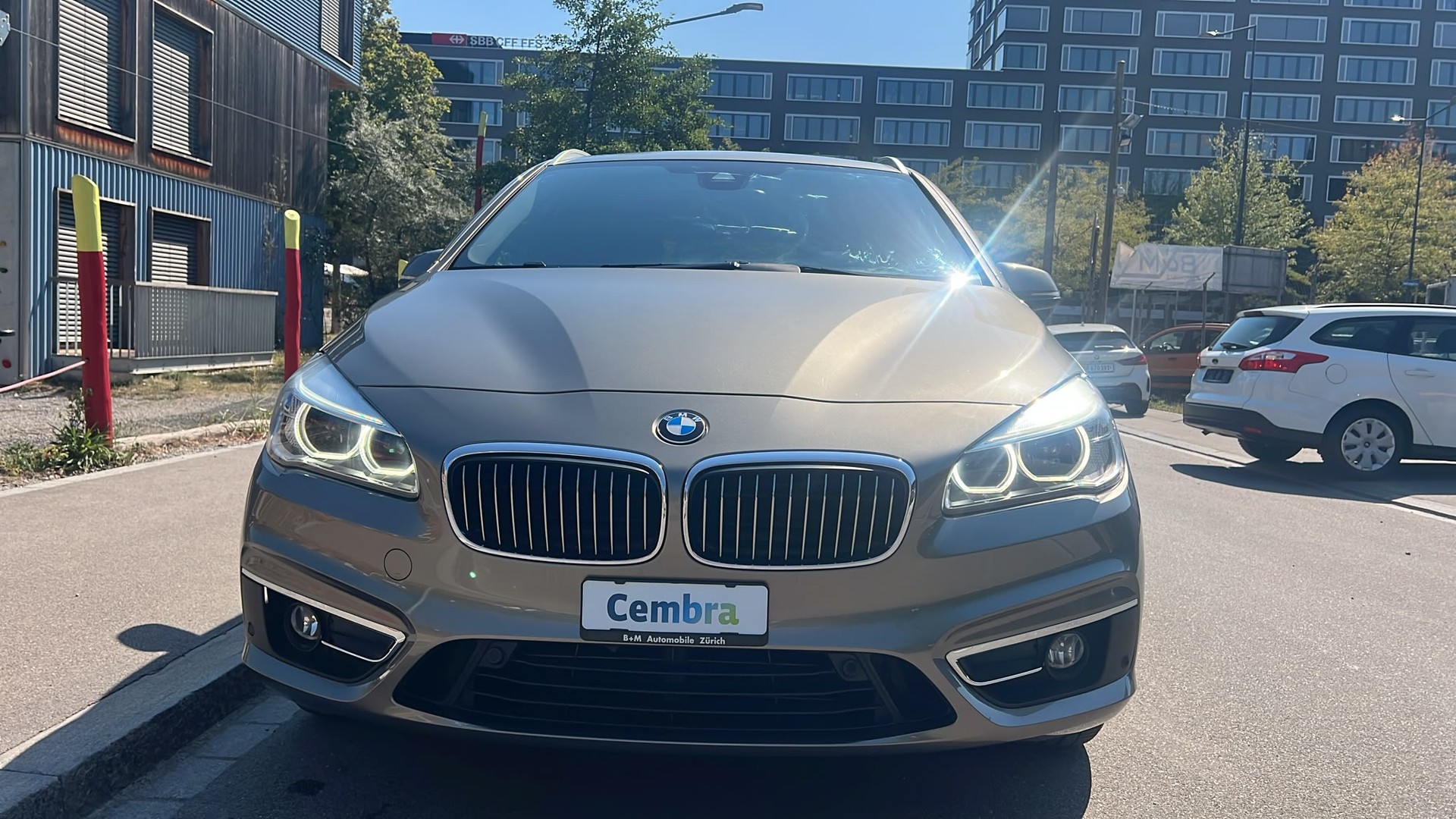 BMW 220d xDrive Active Tourer Luxury Line Steptronic-showroom-element-1