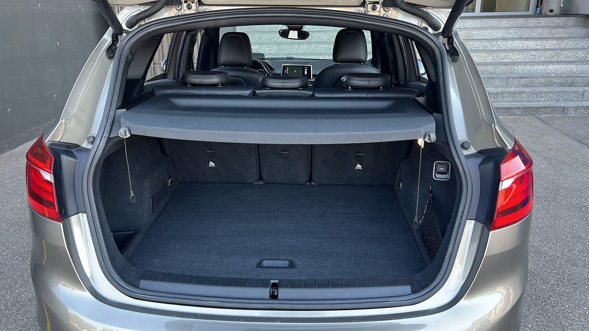 BMW 220d xDrive Active Tourer Luxury Line Steptronic-image-18