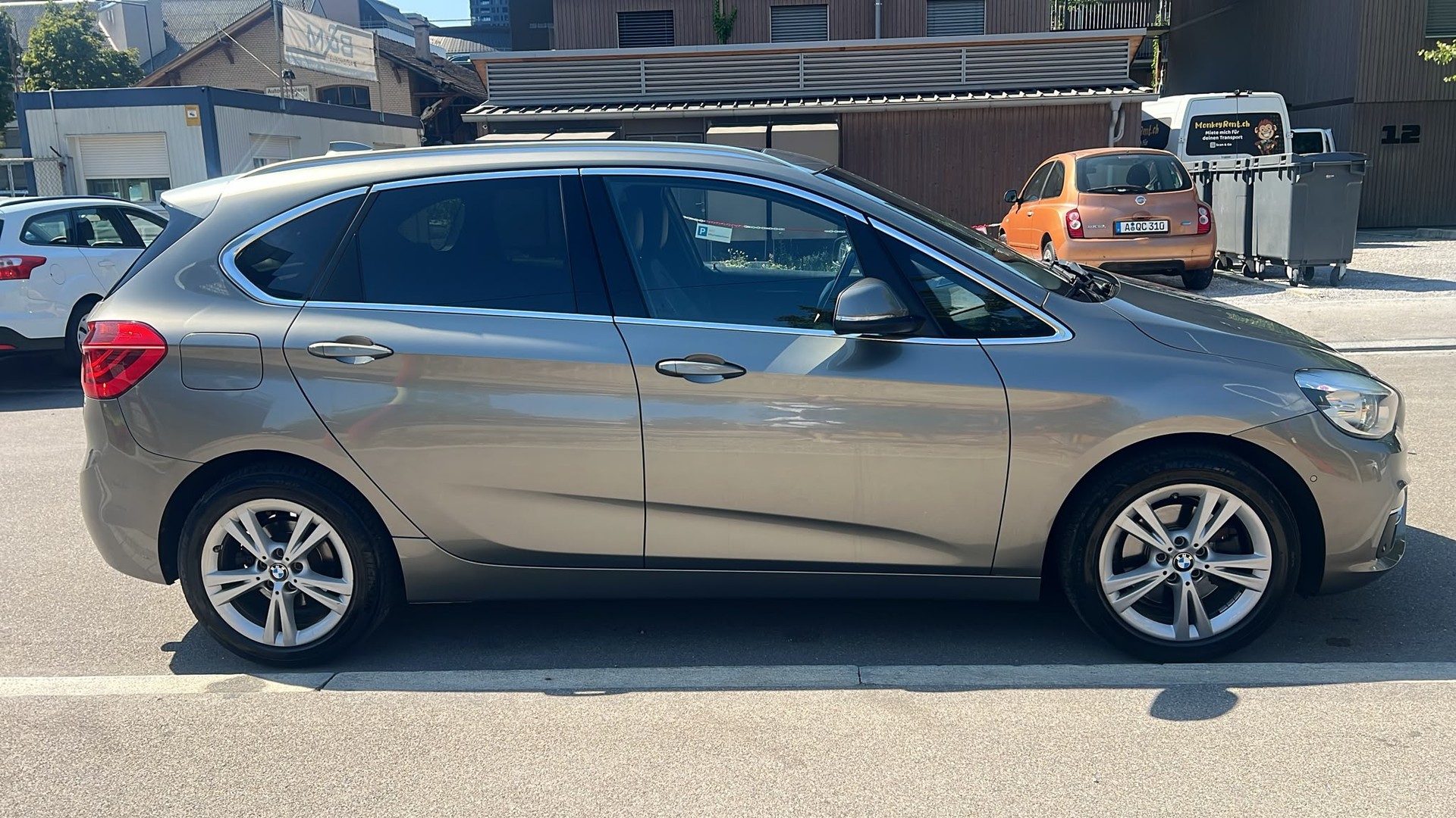 BMW 220d xDrive Active Tourer Luxury Line Steptronic-showroom-element-3