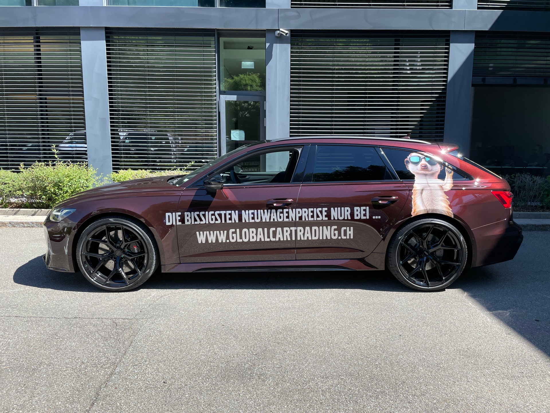AUDI RS6 Avant 4.0 TFSI V8 quattro mit Milltek-Abgasanlage und Vossen-showroom-element-1