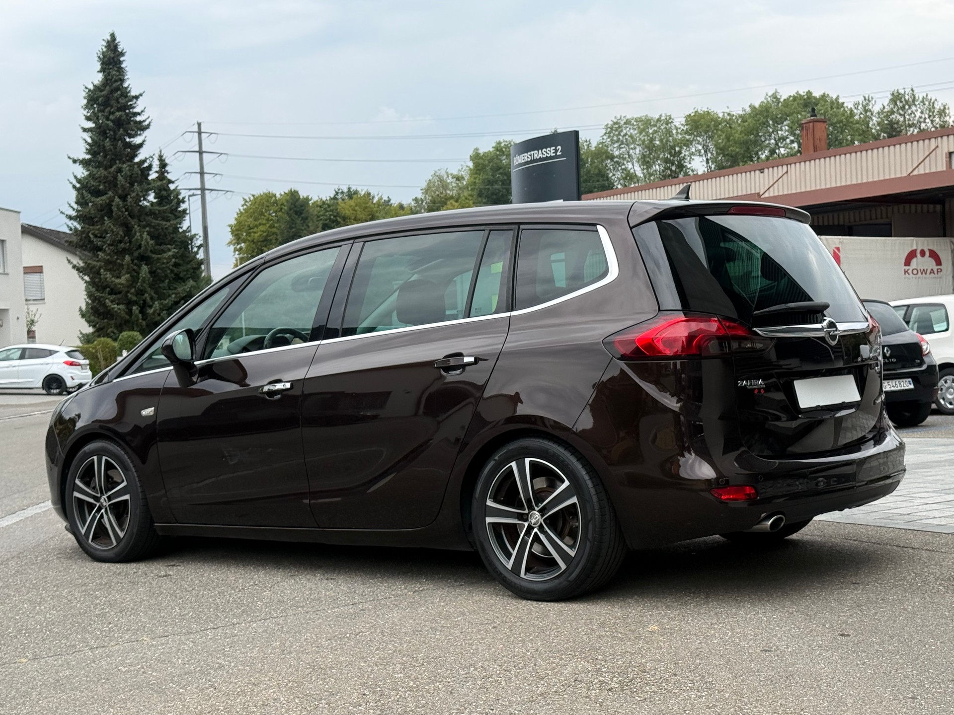 OPEL Zafira Tourer 2.0 CDTi Sport Automatic-image-1
