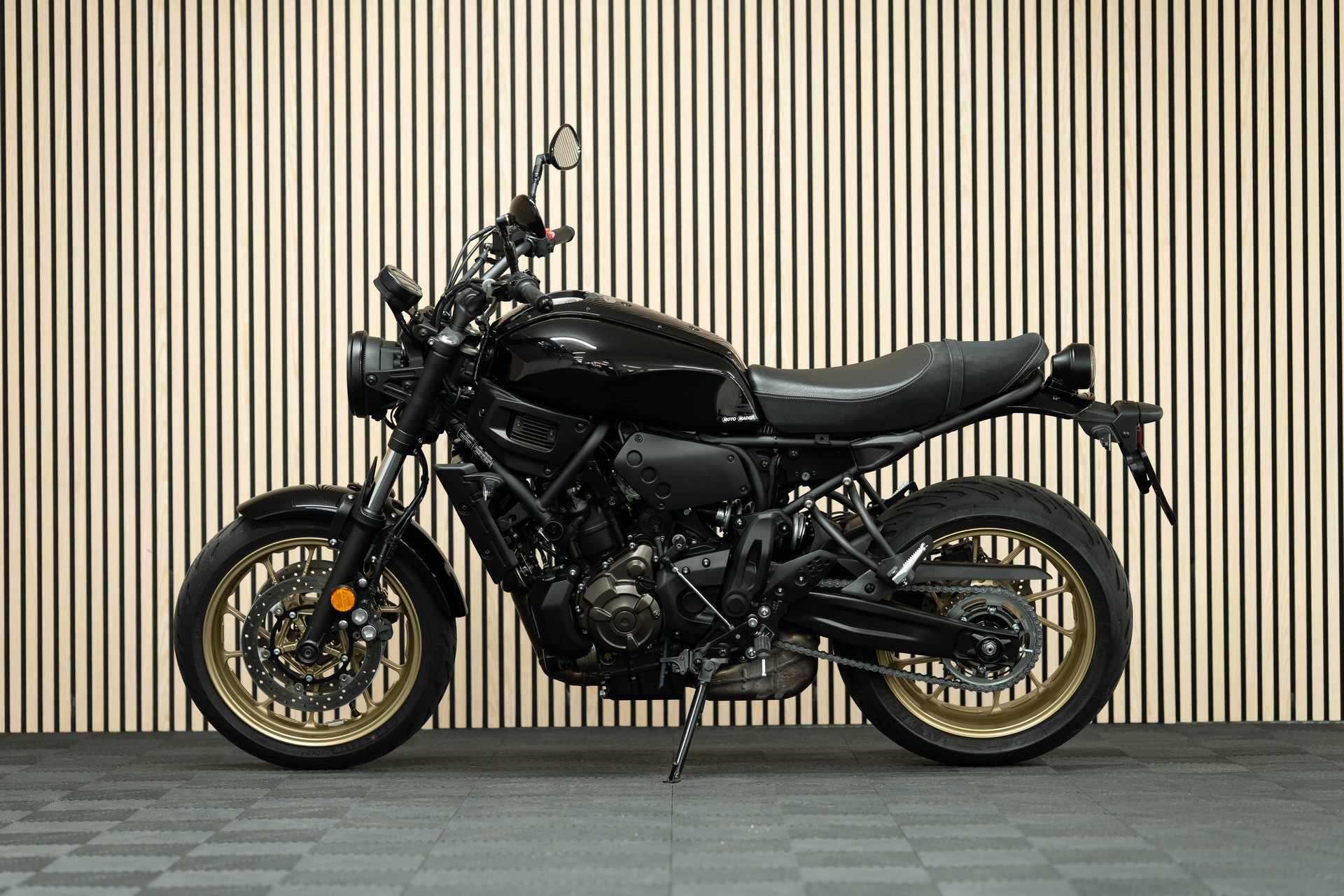 YAMAHA XSR 700-image-1