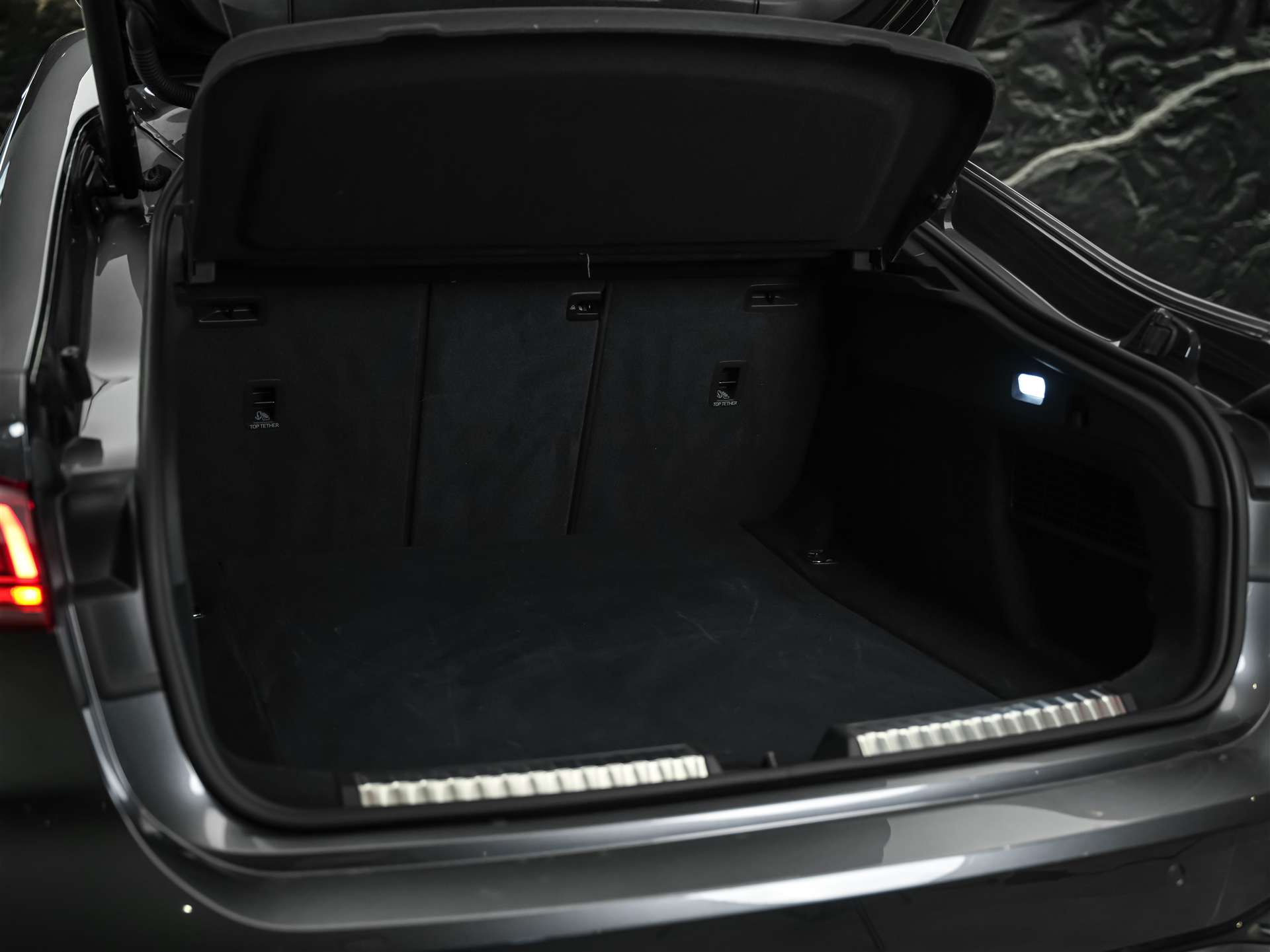 AUDI A5 Limousine 2.0 TFSI S tronic *Werksgarantie*Matrix LED*Sportsitze*Assistenten*-image-37
