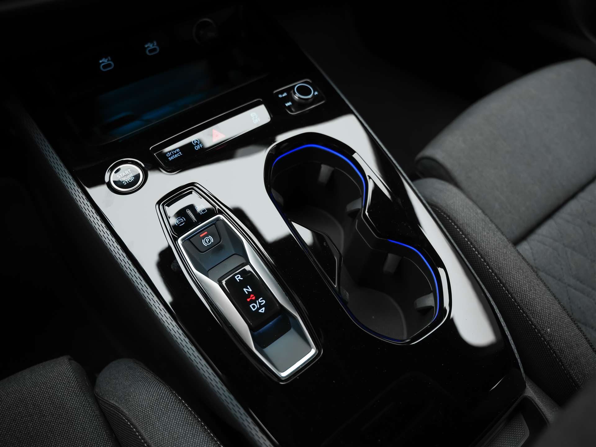 AUDI A5 Limousine 2.0 TFSI S tronic *Werksgarantie*Matrix LED*Sportsitze*Assistenten*-image-24