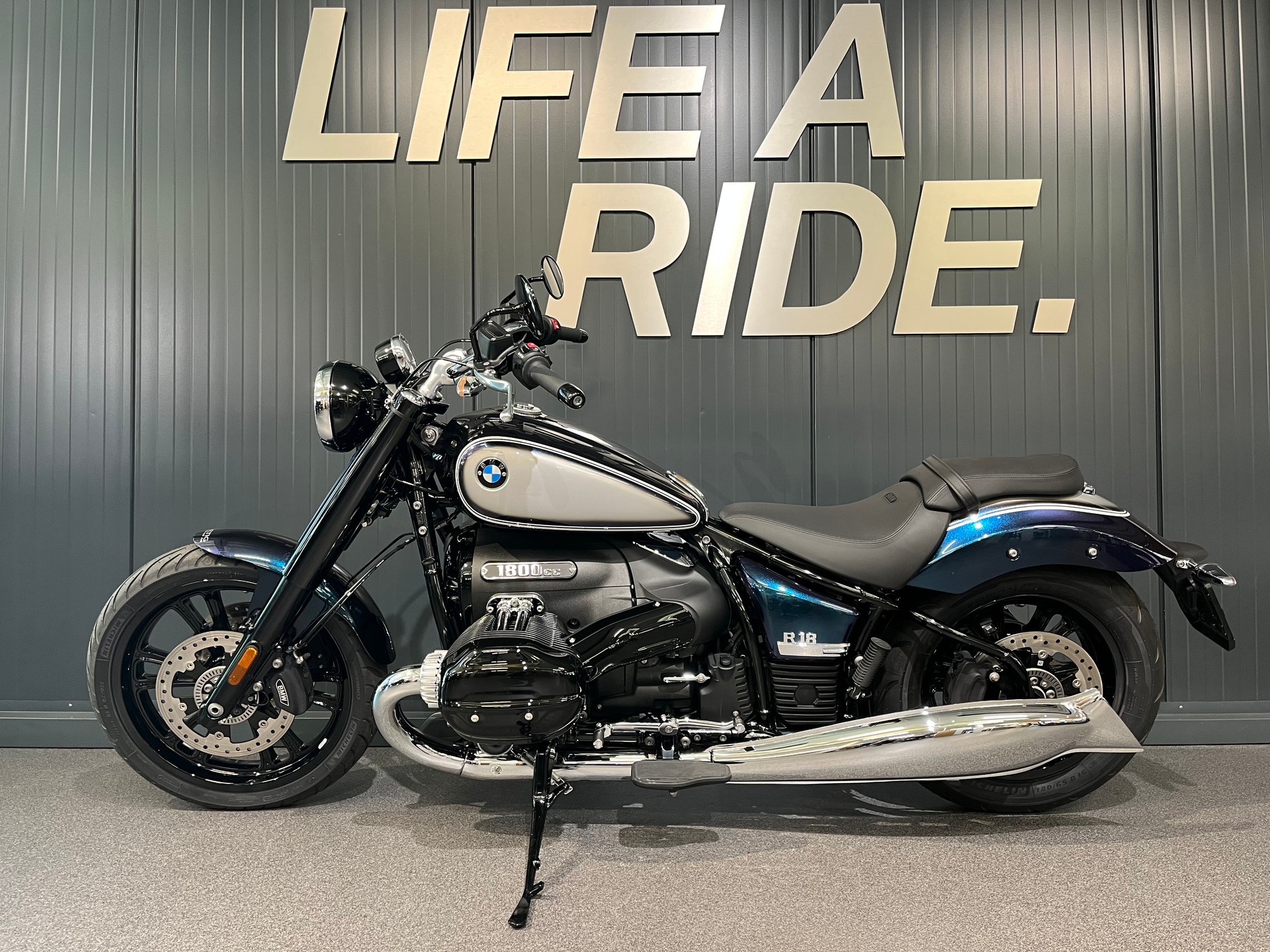 BMW R 18-showroom-element-2