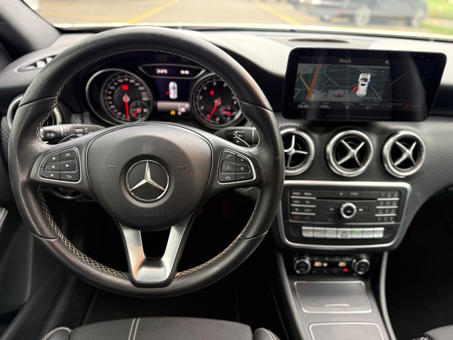 MERCEDES-BENZ A 200 Urban-image-14
