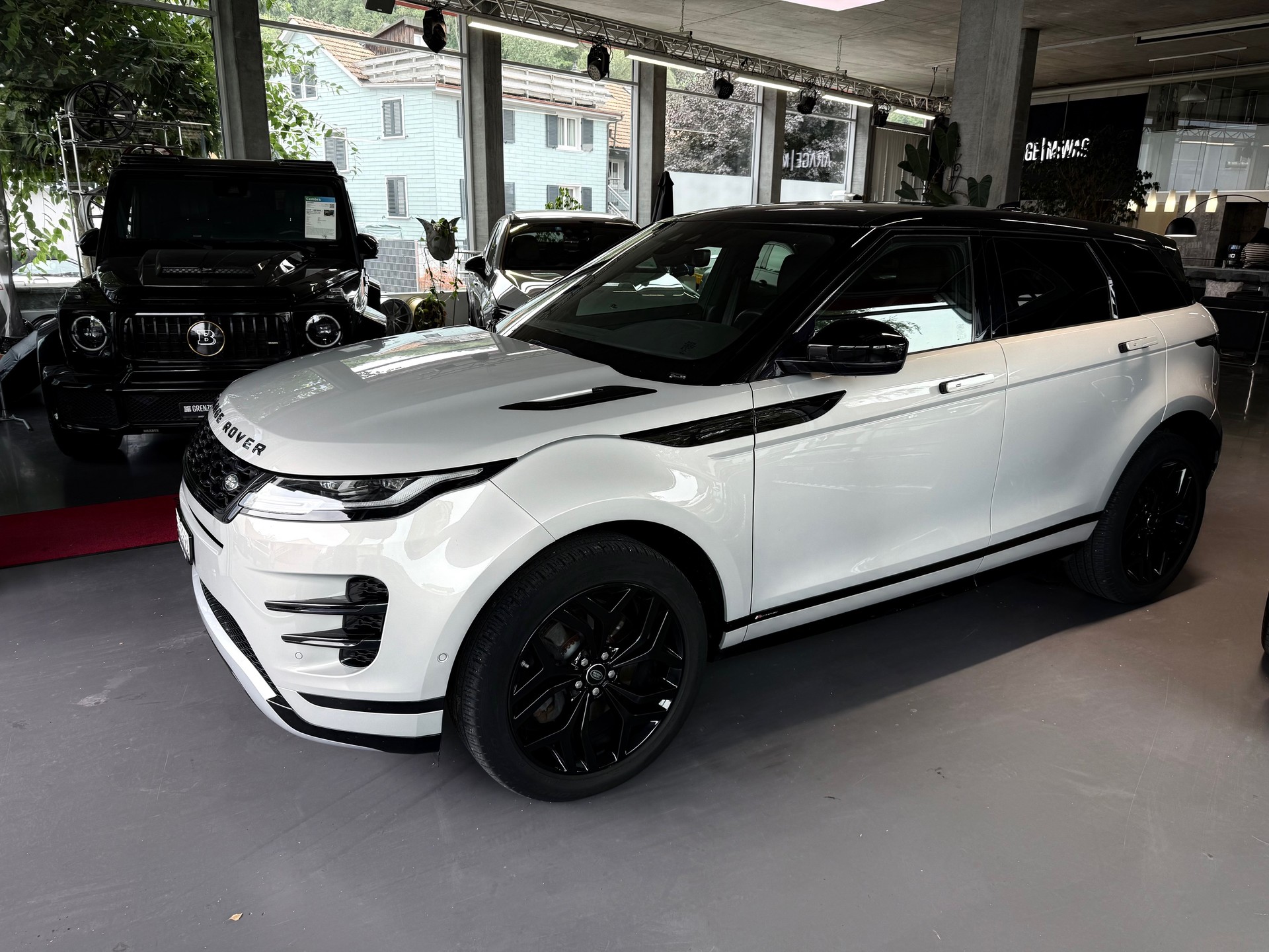 LAND ROVER Range Rover Evoque R-Dynamic D 180 AT9-showroom-element-1