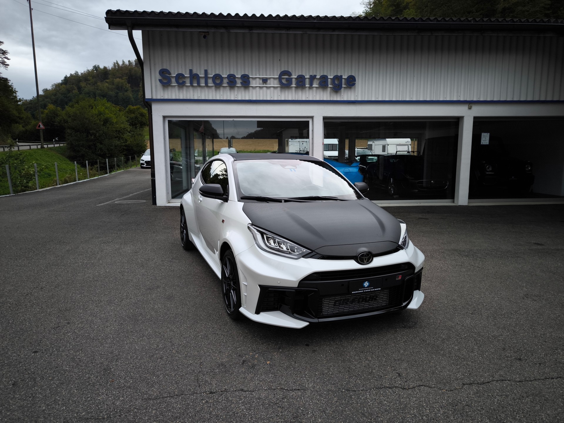 TOYOTA Yaris 1.6 GR Sport A-showroom-element-1
