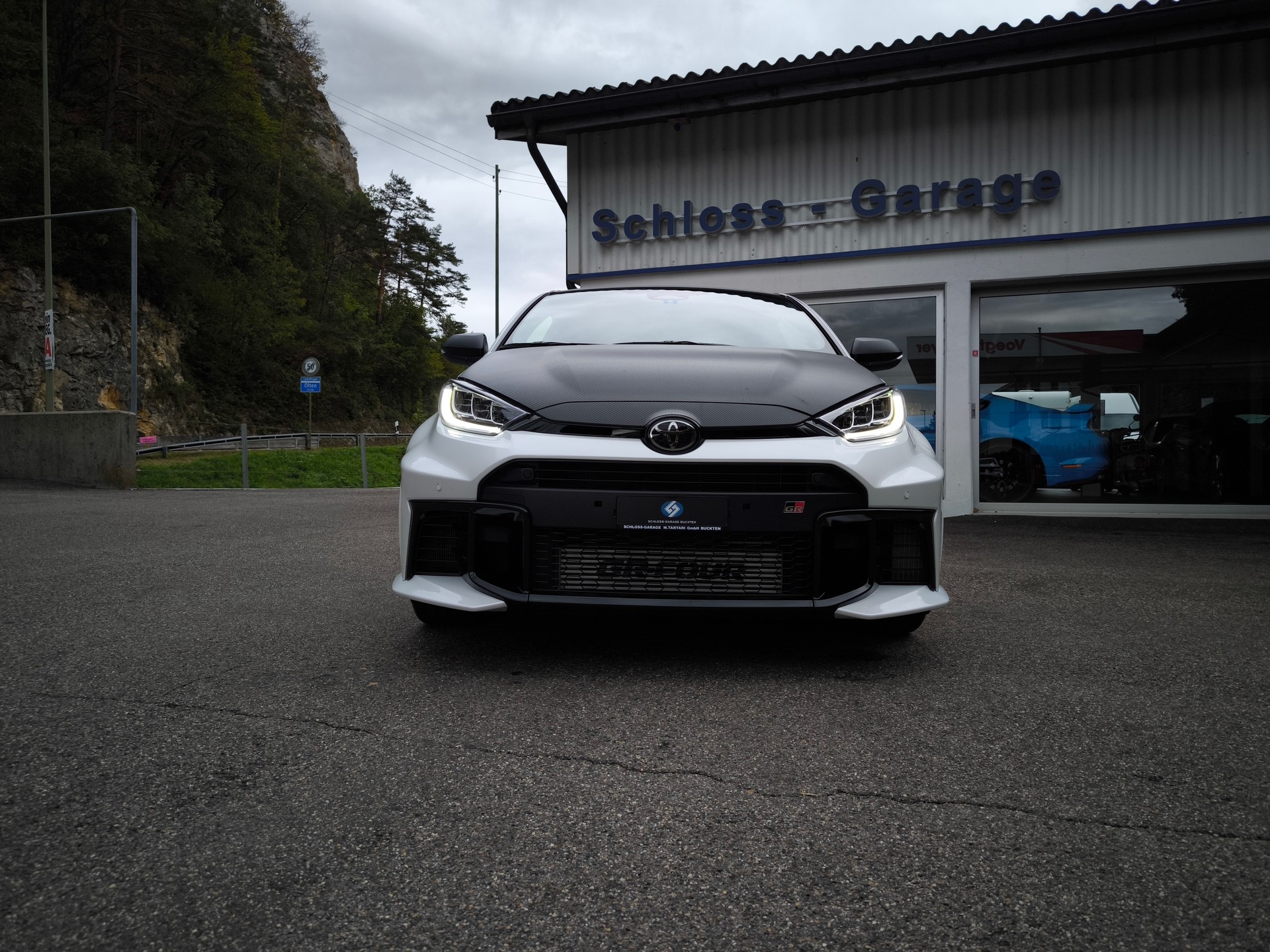 TOYOTA Yaris 1.6 GR Sport A-showroom-element-3