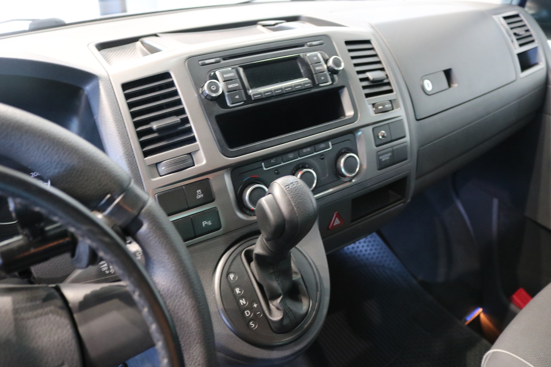 VW T5 Multivan 2.0 TDI CR Startline DSG-showroom-element-3