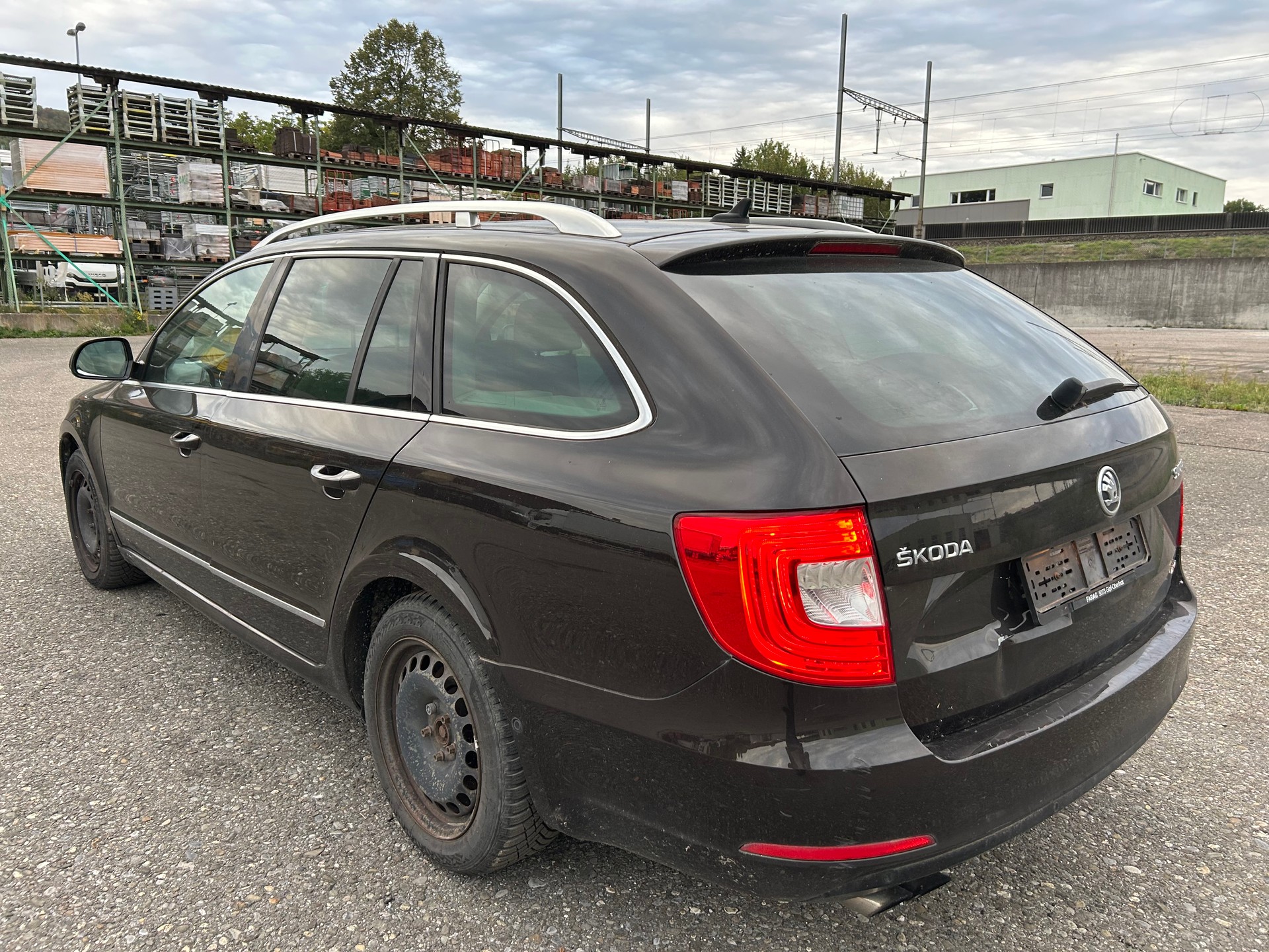 SKODA Superb Combi 2.0 TDi Elegance 4x4 DSG-showroom-element-2