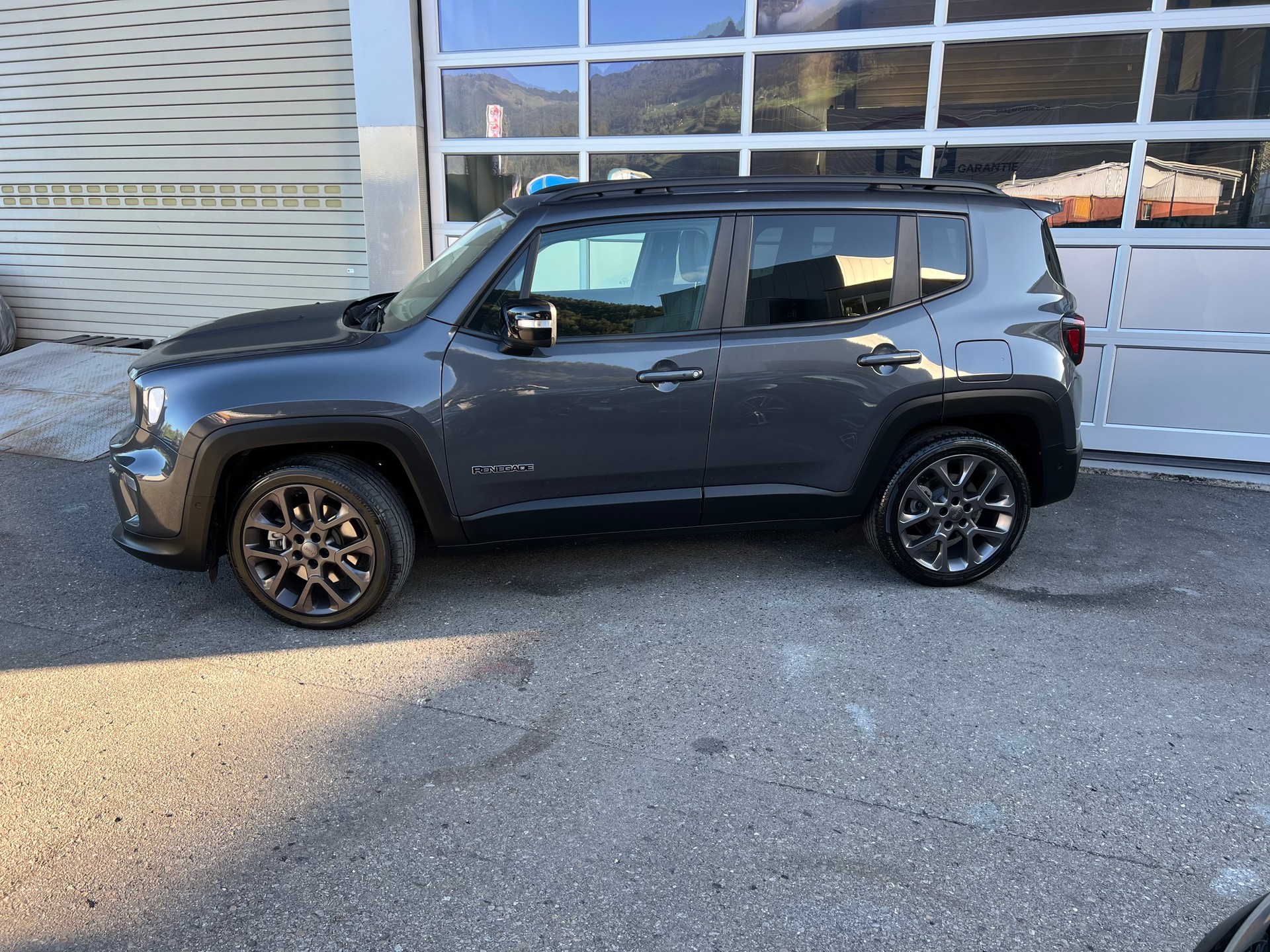 JEEP Renegade 1.3 T 4x4 PHEV Swiss Limited Plus *** CH- Fahrzeug **