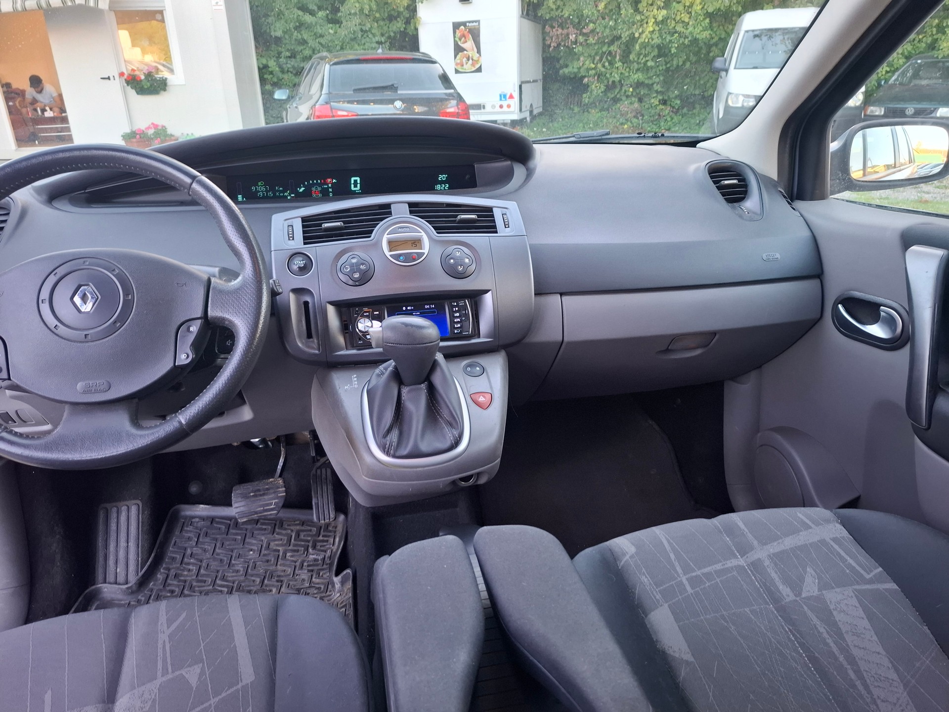 RENAULT Grand Scénic 2.0 16V Authentique Confort-image-8