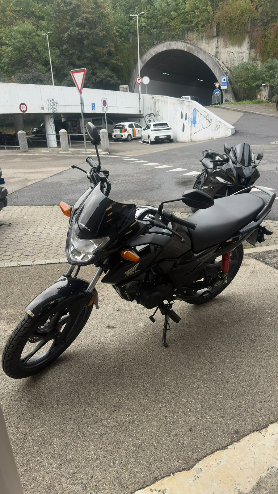 HONDA CB 125 F-image-1