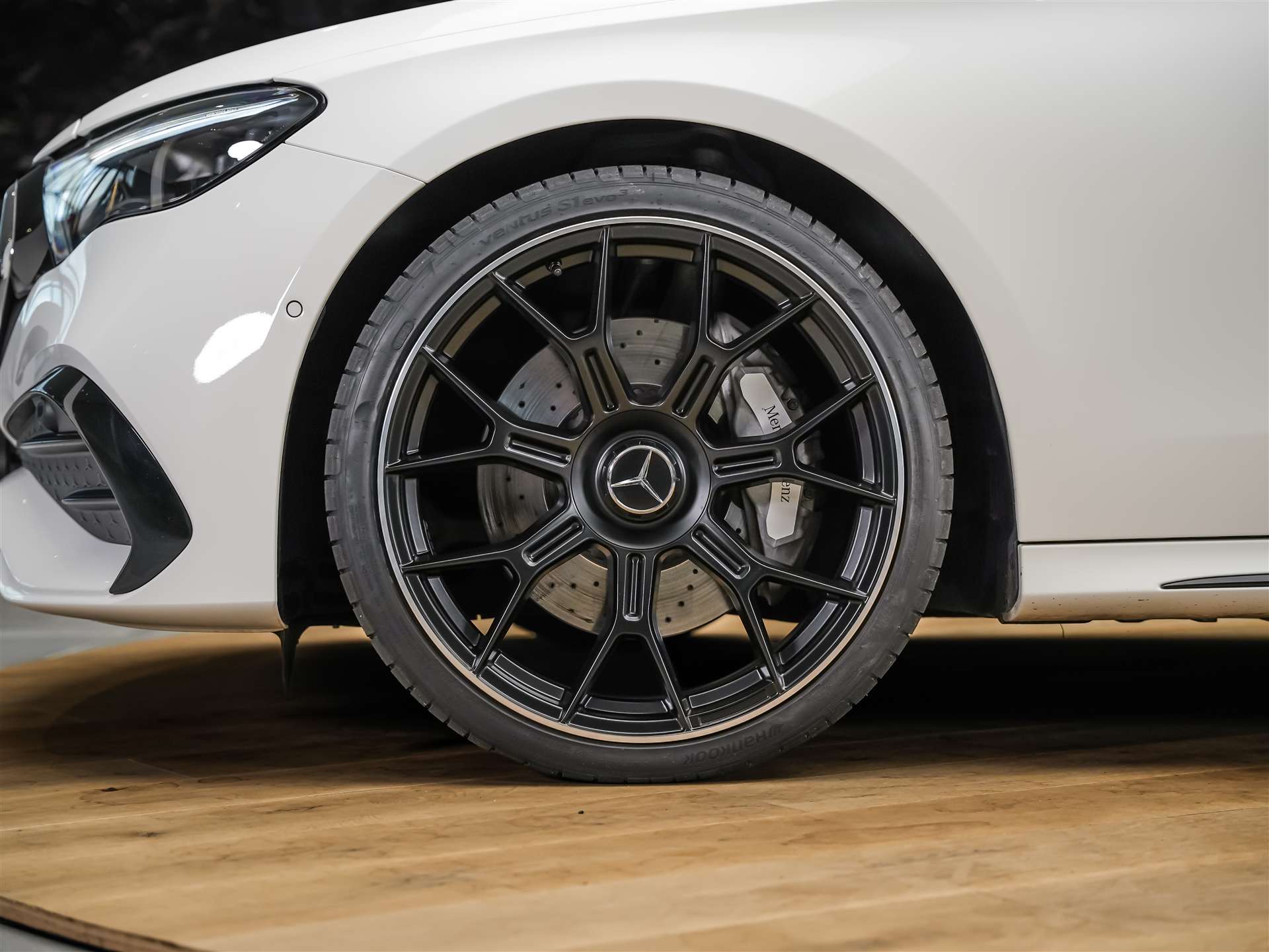 MERCEDES-BENZ E 220 AMG Line d 9G-Tronic *Werksgarantie*21" Felgen*Panorama*Lenkradheizung*-image-16
