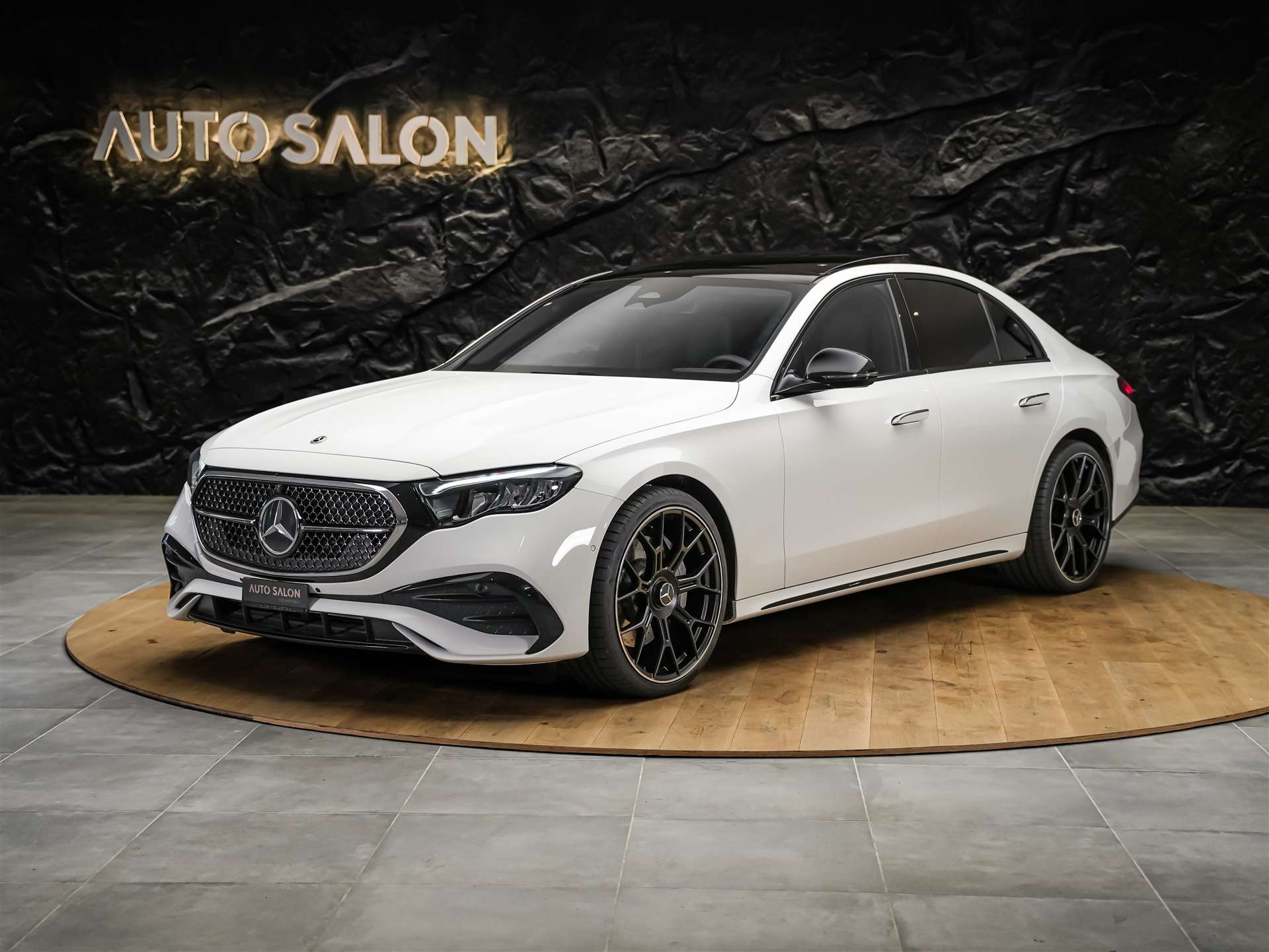 MERCEDES-BENZ E 220 AMG Line d 9G-Tronic *Werksgarantie*21" Felgen*Panorama*Lenkradheizung*