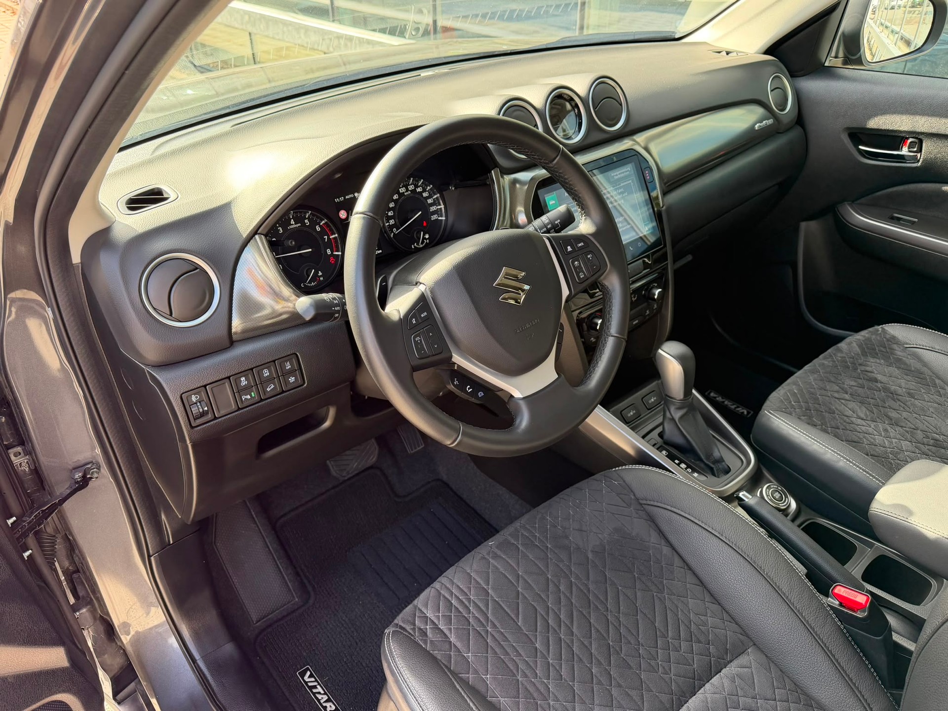SUZUKI Vitara 1.5 Hybrid Compact Top 4x4 AGS-image-7