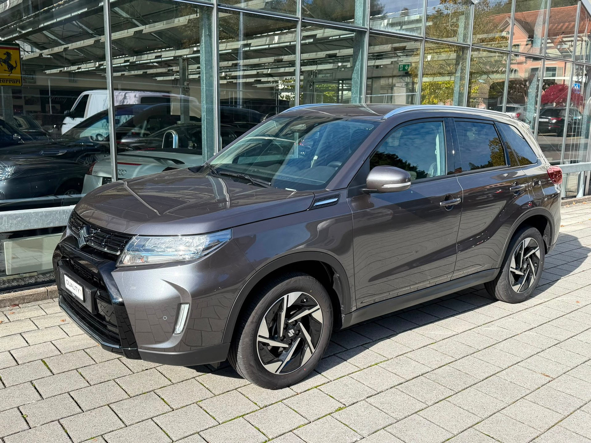 SUZUKI Vitara 1.5 Hybrid Compact Top 4x4 AGS-showroom-element-1