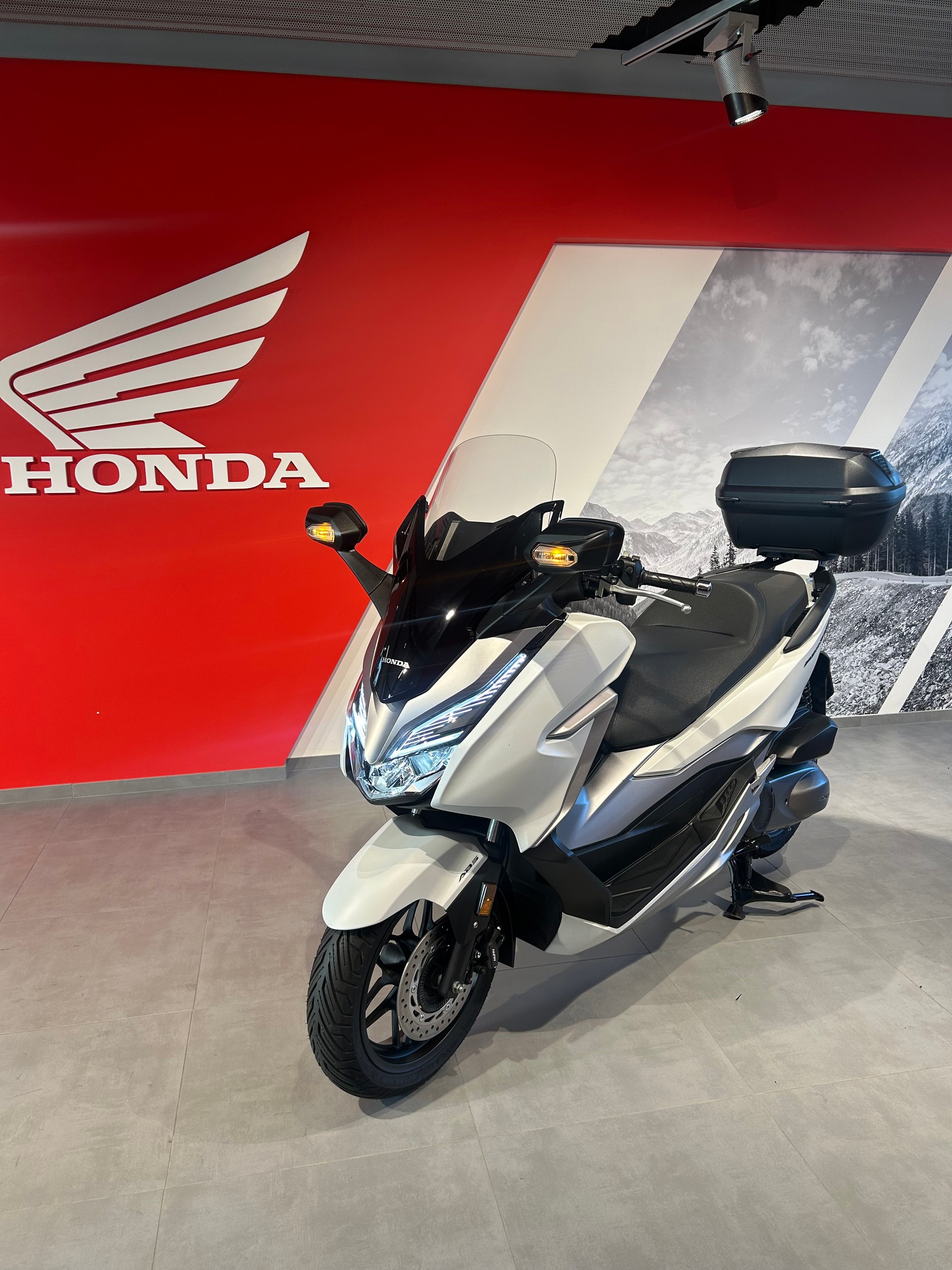 HONDA NSS 300 Forza ABS-image-2