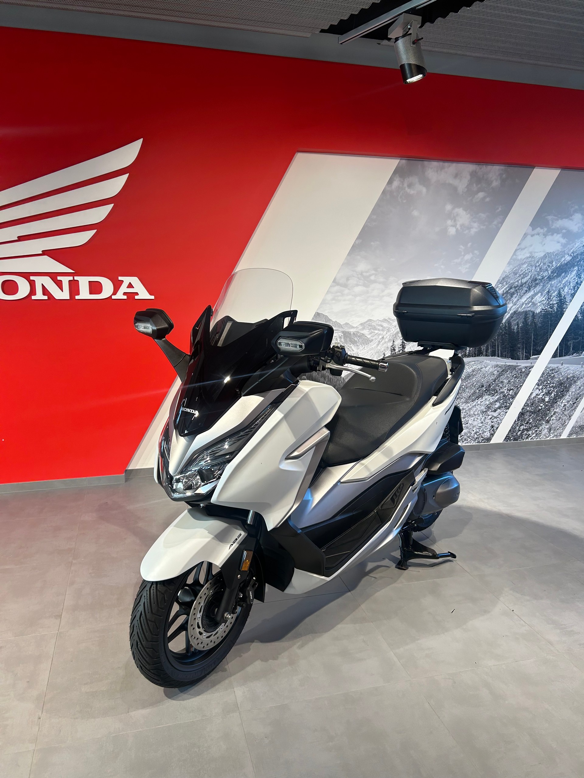 HONDA NSS 300 Forza ABS-image-1