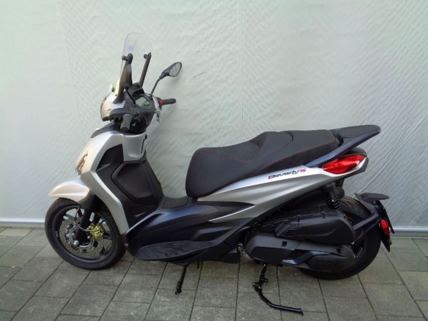 PIAGGIO BEVERLY 400 HE-image-0