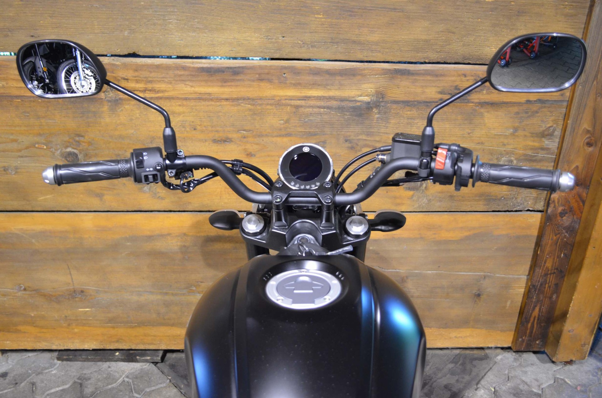 YAMAHA XSR 125 ABS-image-2