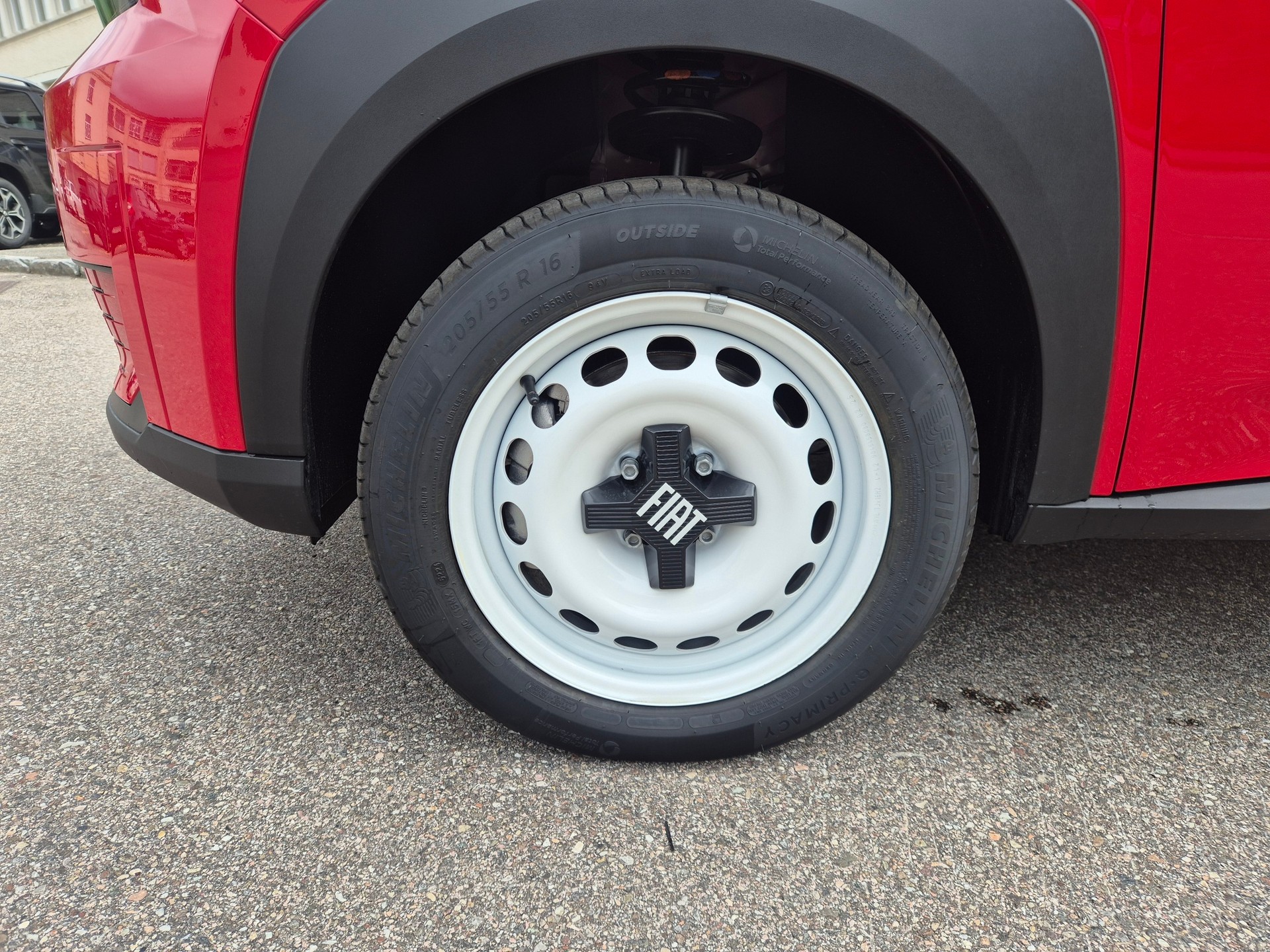 FIAT Grande Panda Elektro Red-image-7