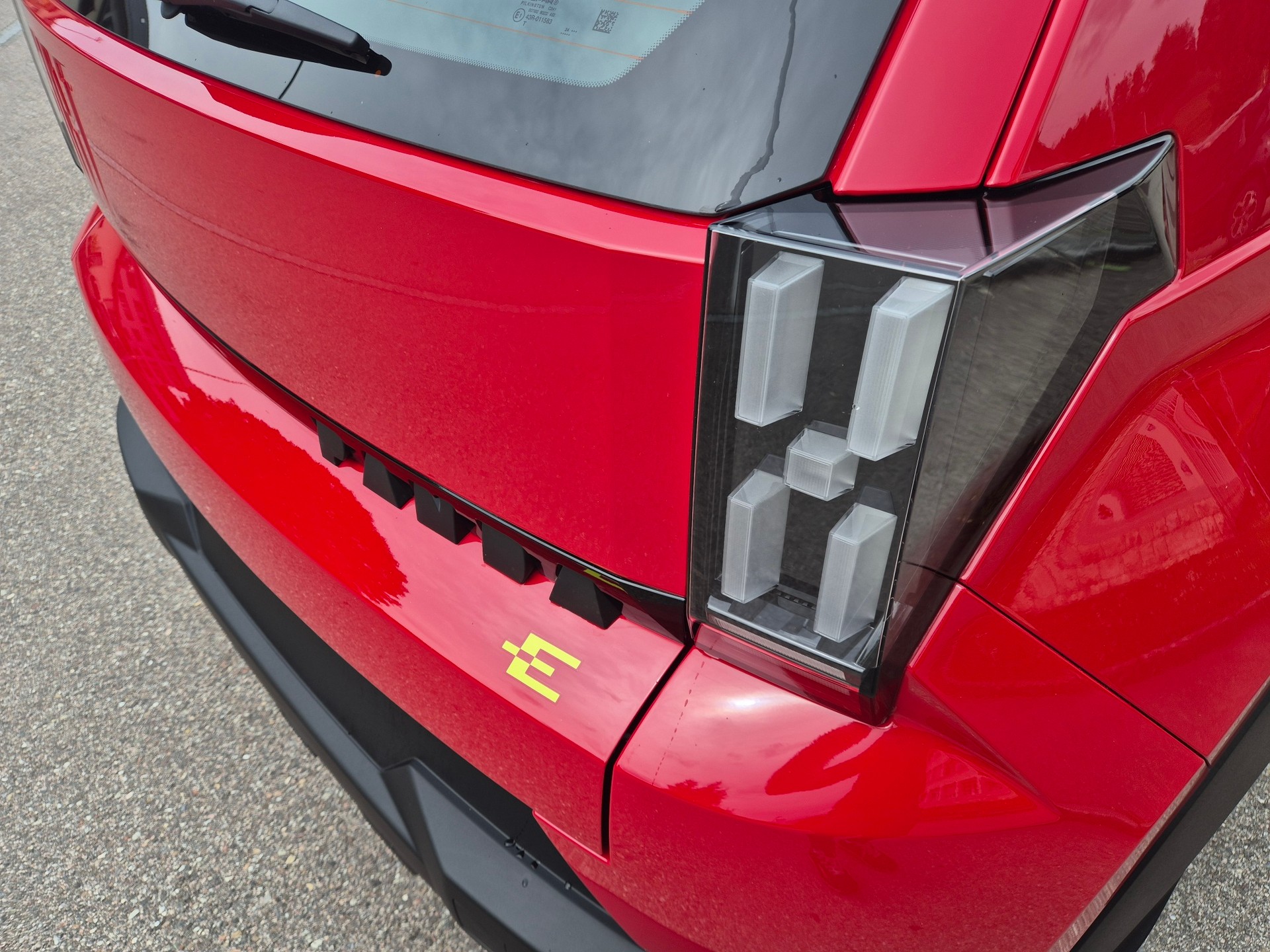FIAT Grande Panda Elektro Red-image-4