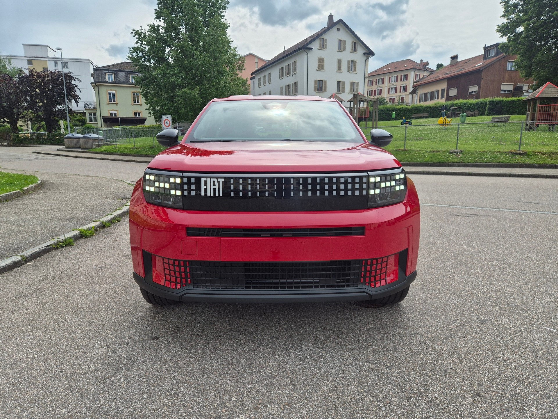 FIAT Grande Panda Elektro Red-image-6
