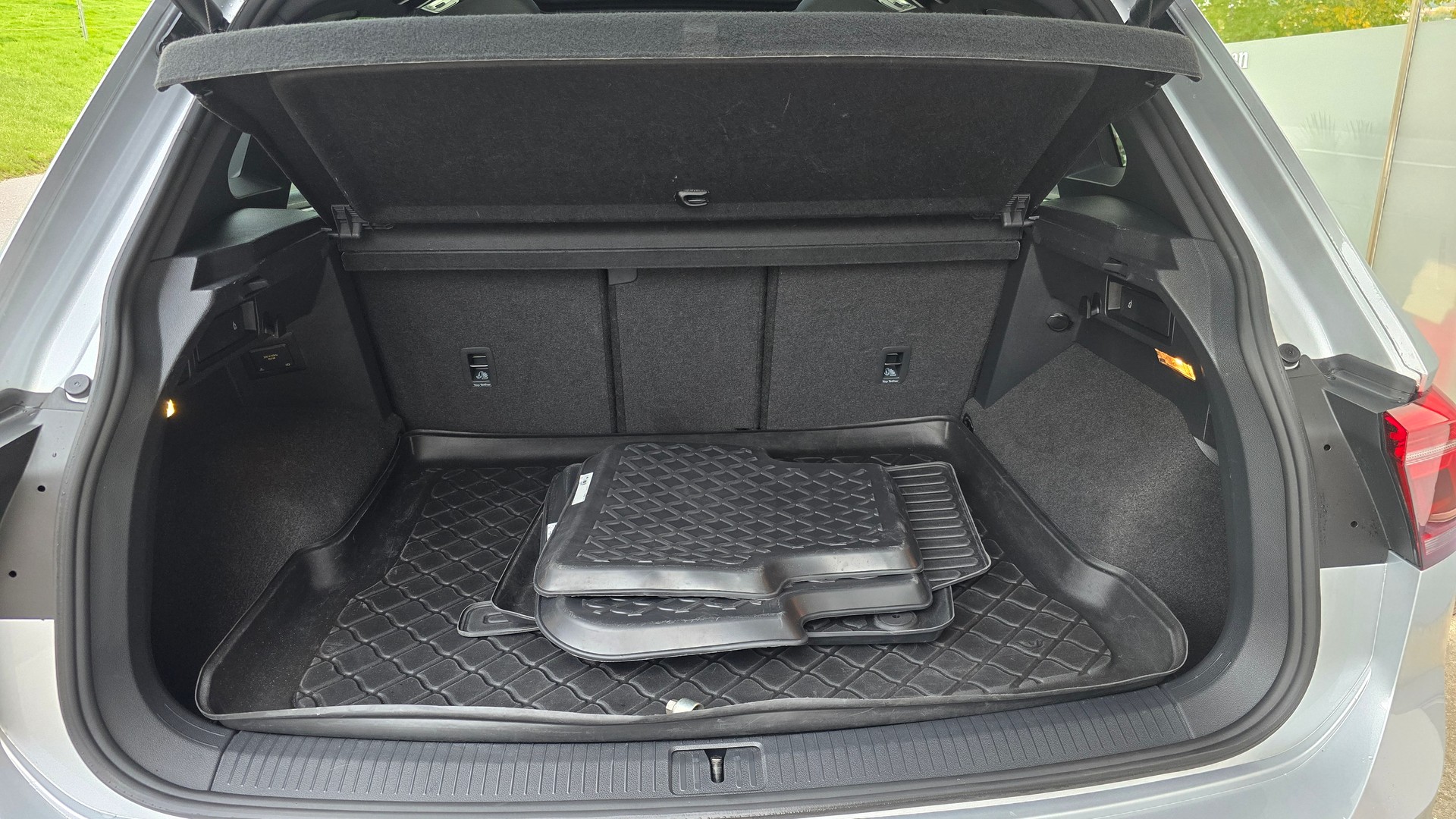 VW Tiguan 2.0TSI R 4Motion DSG-image-7