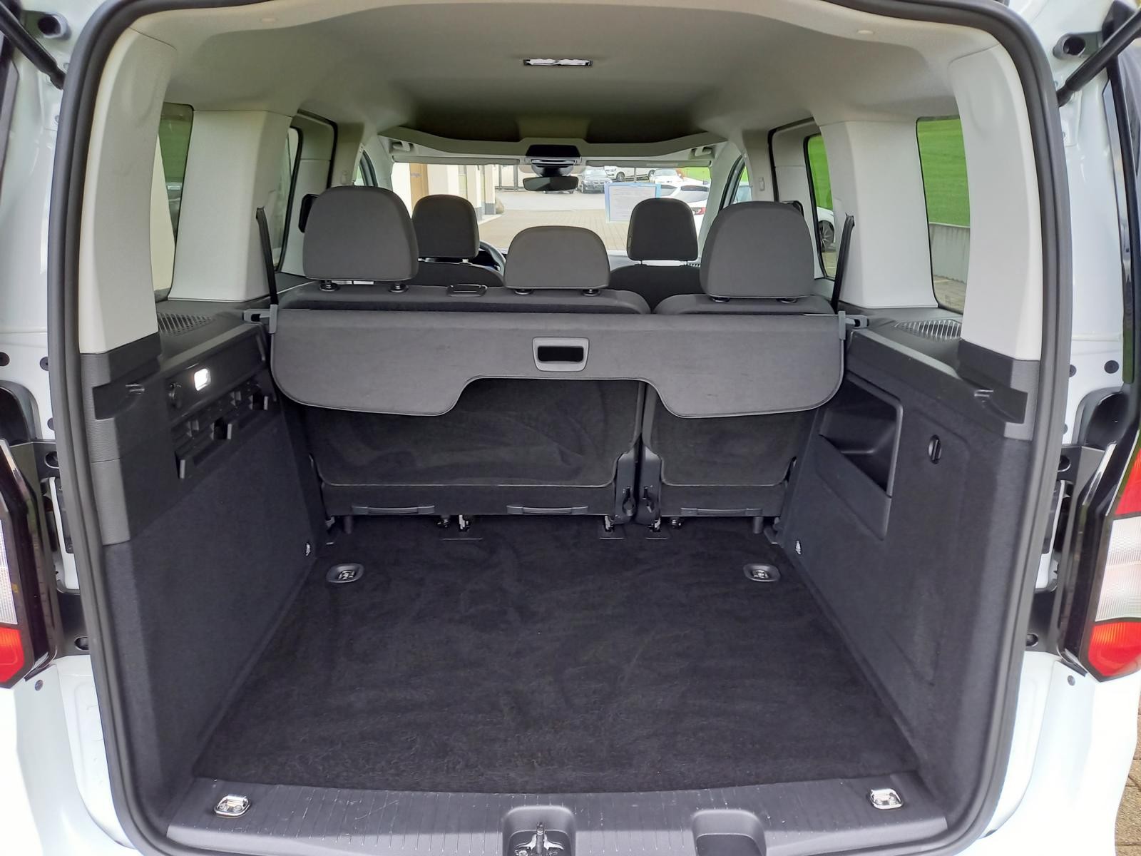FORD Tourneo Connect 2.0 EcoBlue Titanium Automat-image-13