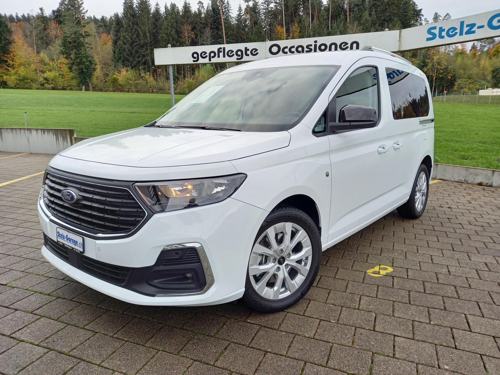 FORD Tourneo Connect 2.0 EcoBlue Titanium Automat