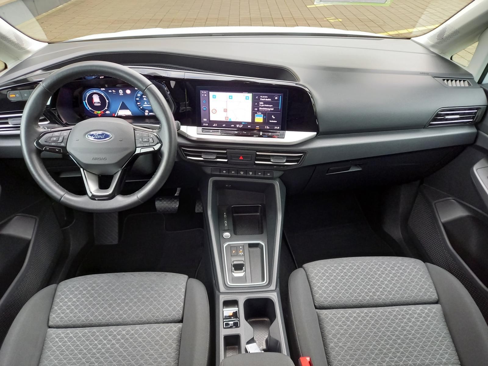 FORD Tourneo Connect 2.0 EcoBlue Titanium Automat-image-4