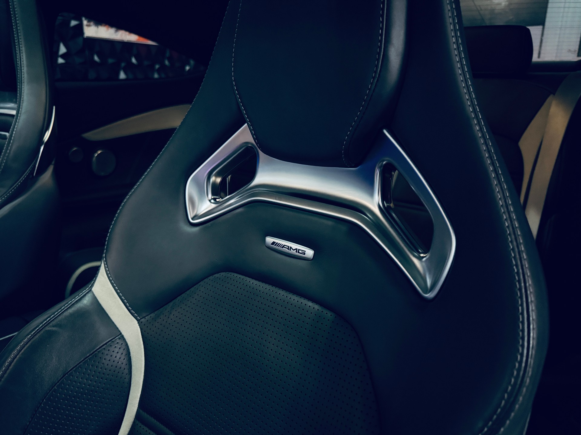 MERCEDES-BENZ C 63 S AMG Premium 9G-tronic-image-25