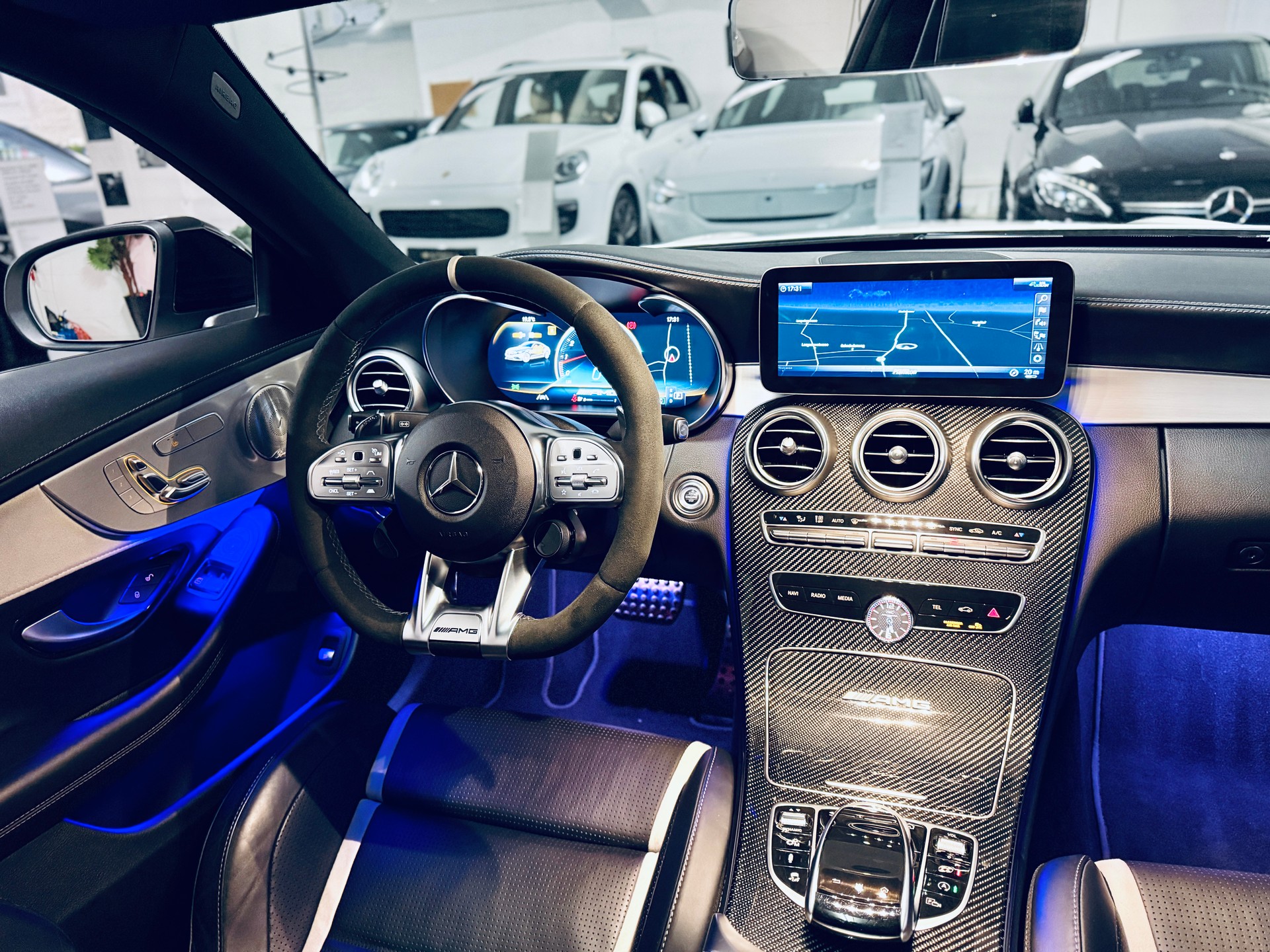 MERCEDES-BENZ C 63 S AMG Premium 9G-tronic-image-15