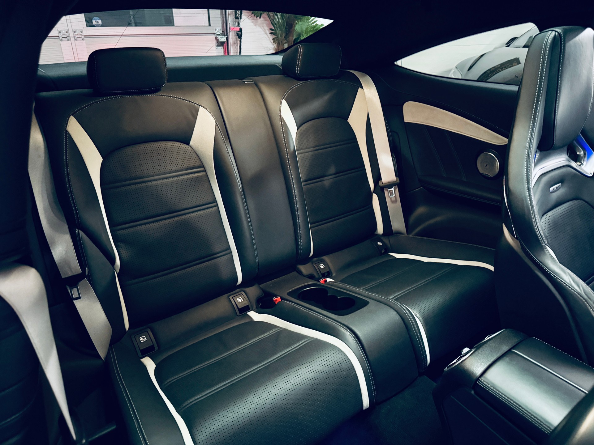 MERCEDES-BENZ C 63 S AMG Premium 9G-tronic-image-30