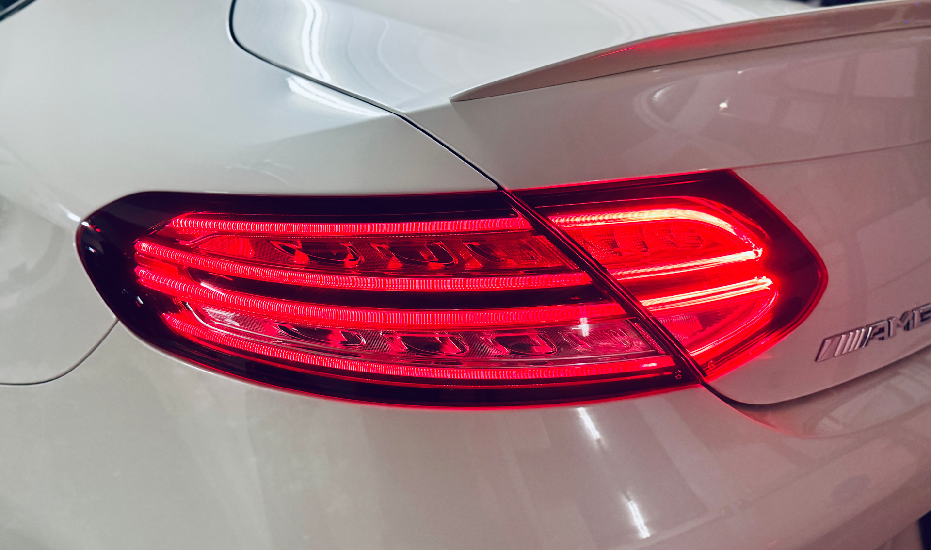 MERCEDES-BENZ C 63 S AMG Premium 9G-tronic-image-12
