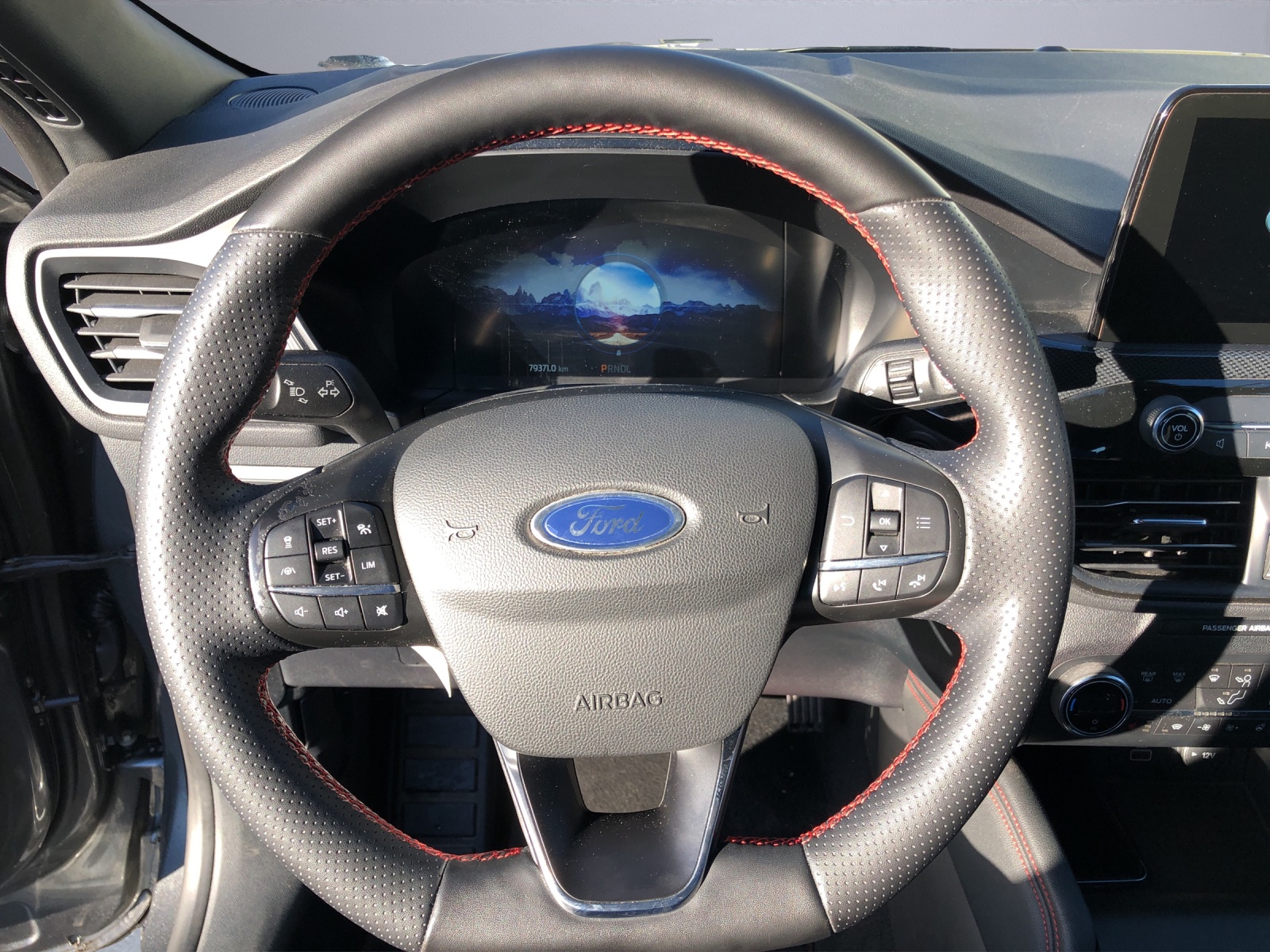 FORD Kuga 2.5 Plug-in Hybrid ST-Line-image-5