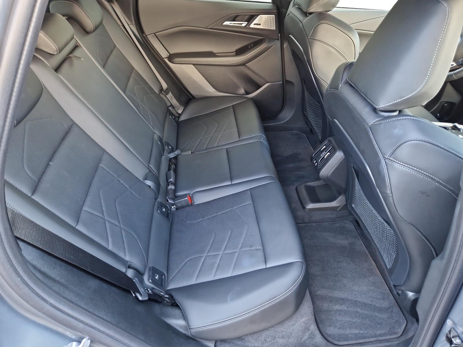 BMW 230e xDrive Active Tourer M Sport-image-4