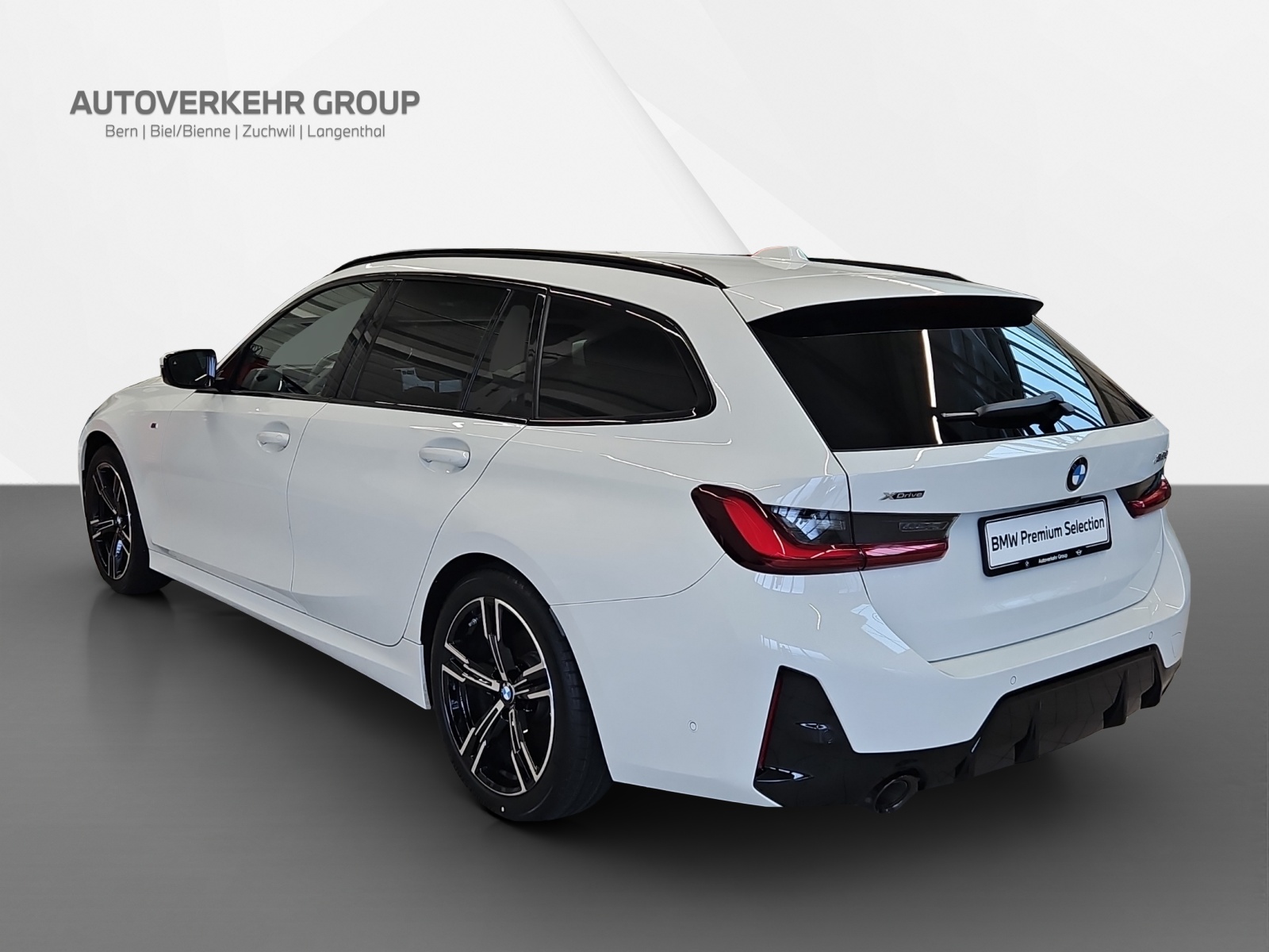 BMW 320d xDrive Touring M Sport 48V-showroom-element-3