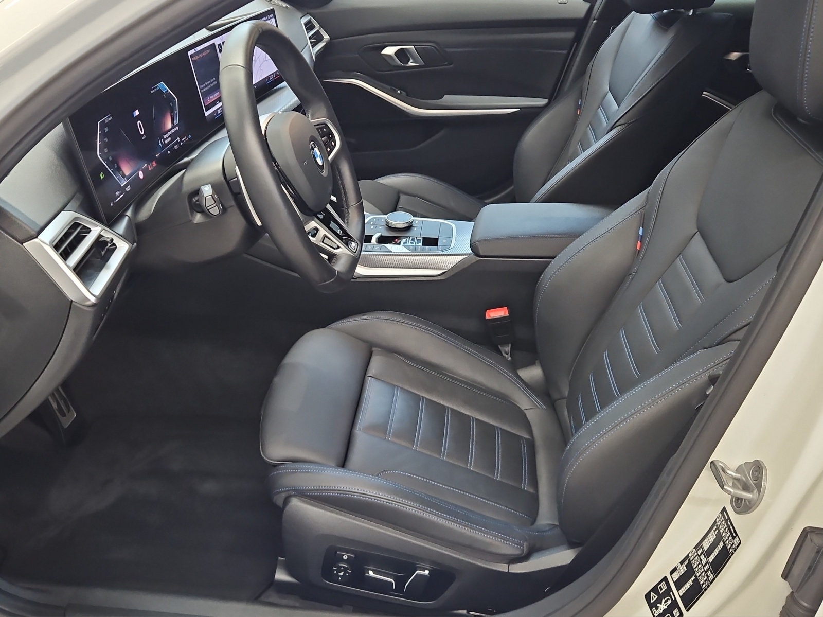 BMW 320d xDrive Touring M Sport 48V-image-9