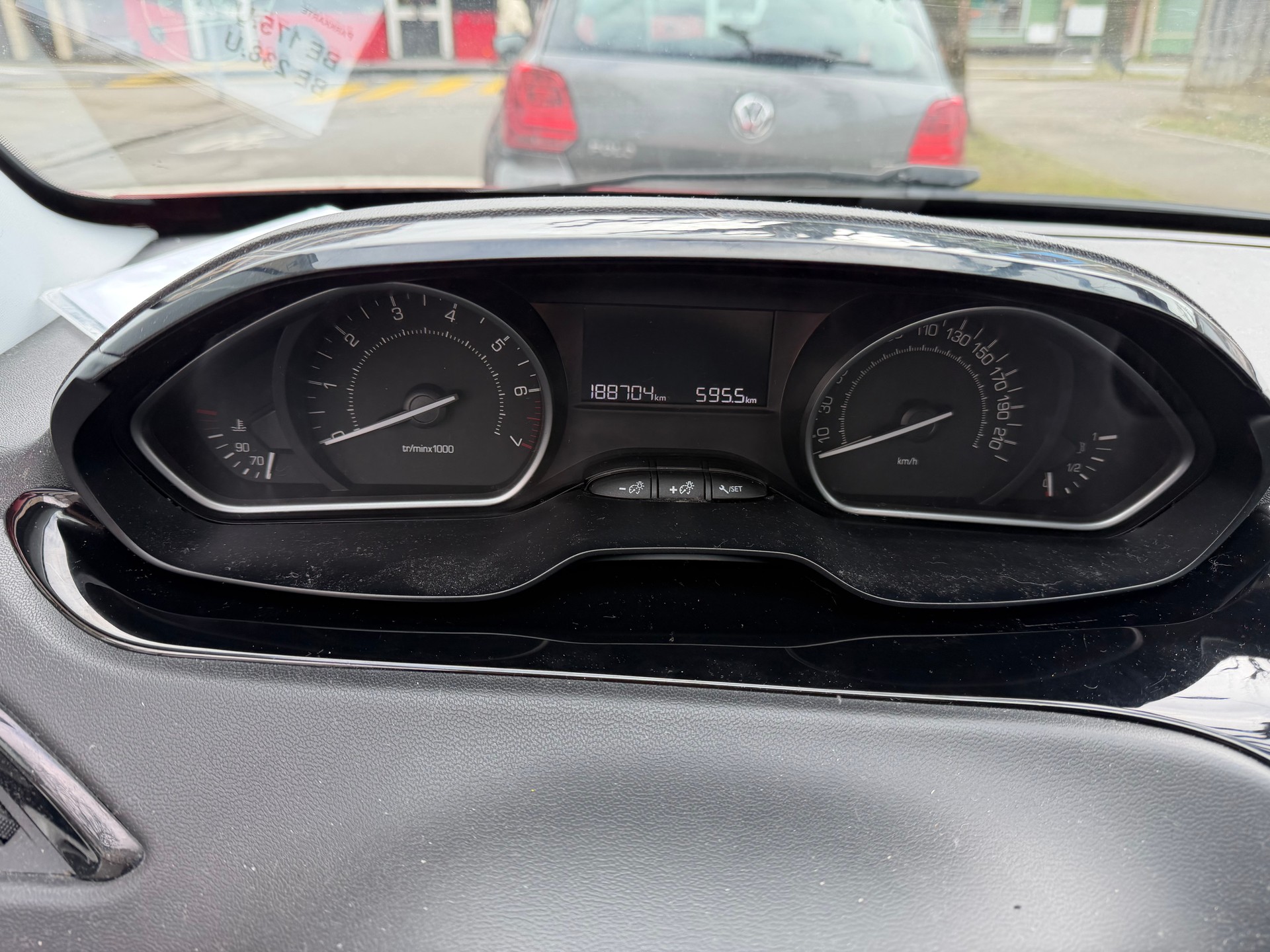 PEUGEOT 208 1.0 PureTech Access-image-10