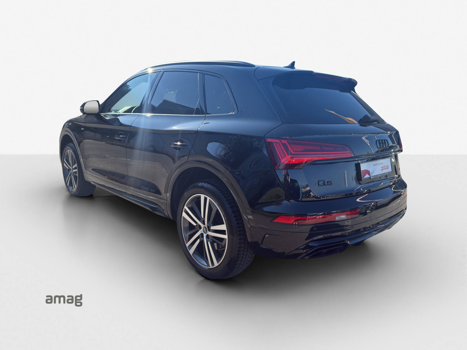 AUDI Q5 40 TDI Black Edition quattro S-tronic-showroom-element-2